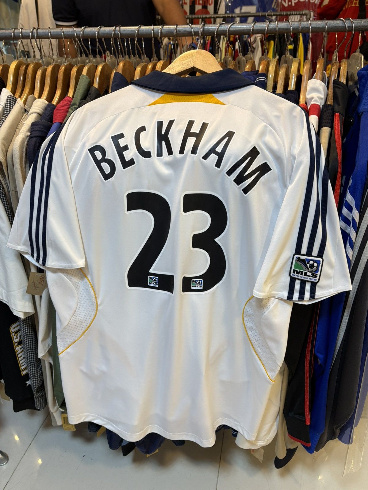Adidas 2007 LA Galaxy Home Kit BECKHAM 23 Size US L / EU 52-54 / 3 - 1 Thumbnail