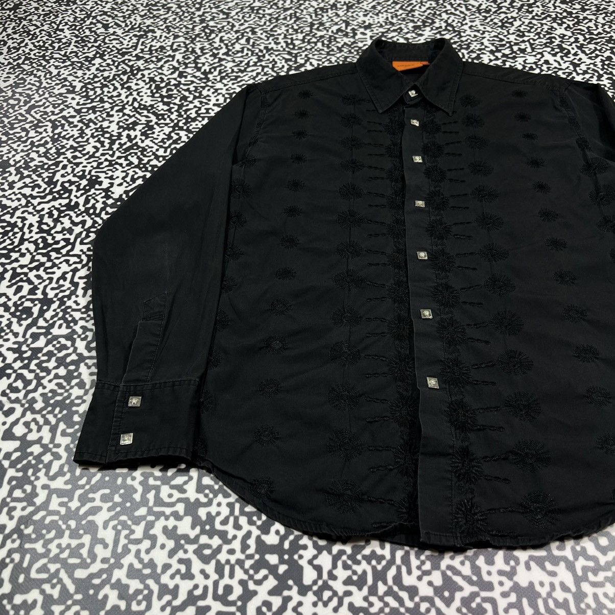 Versace RARE VERSACE DOLM Y2K Vintage Monogram Faded Luxury Shirt Size US XL / EU 56 / 4 - 10 Thumbnail