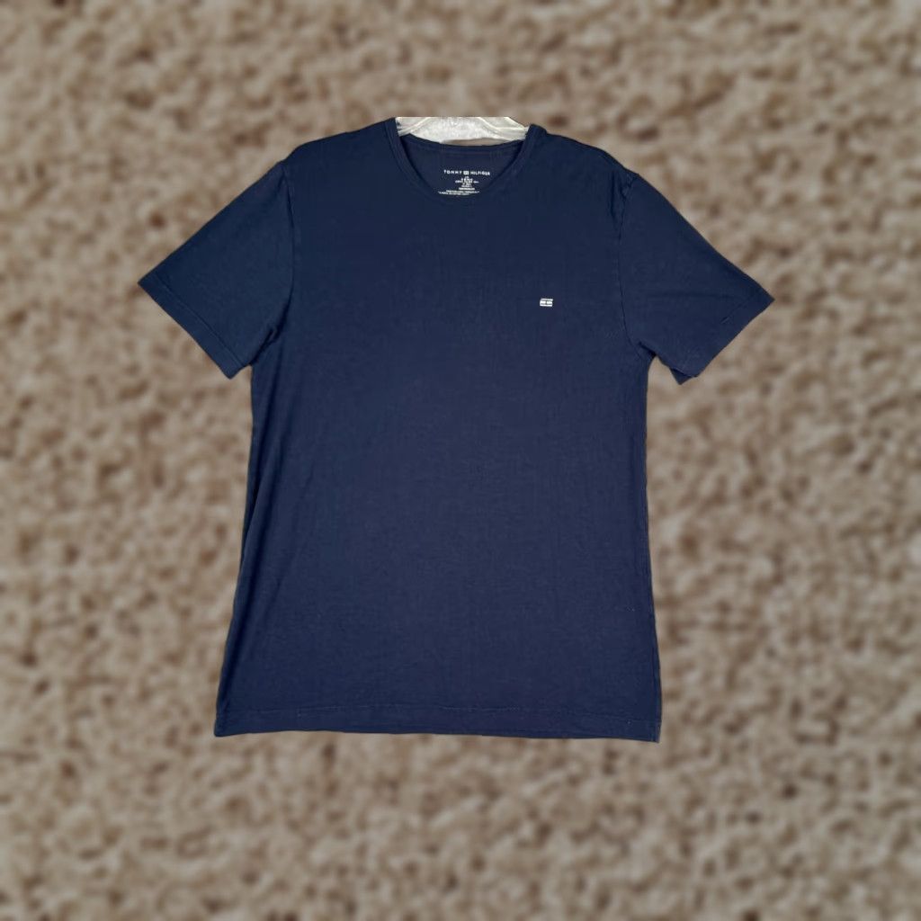 Tommy Hilfiger Tommy Hilfiger Shirt Adult Large Blue Short Sleeve 100% Cotton Crew Neck Logo Size US L / EU 52-54 / 3 - 1 Thumbnail