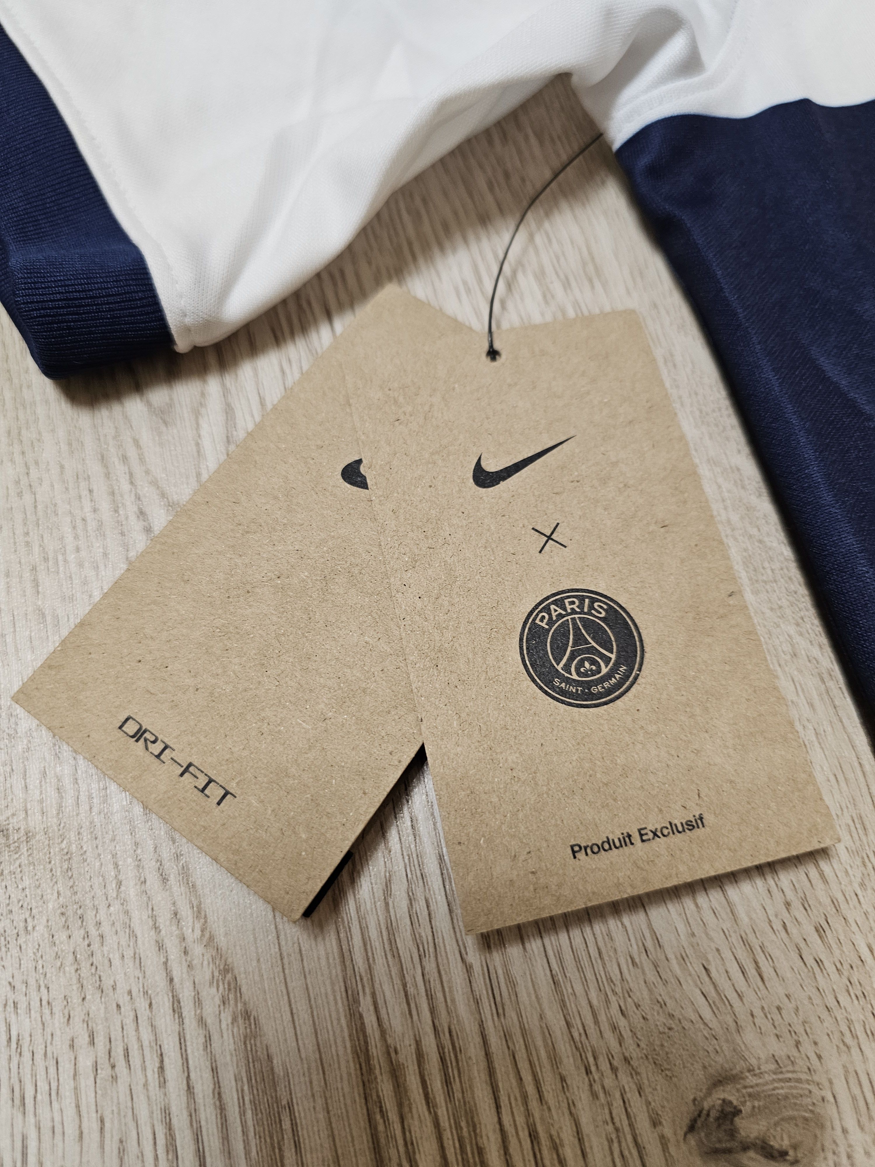 Nike PSG PARIS SAINT-GERMAIN 2024 MBAPPE FOOTBALL SOCCER JERSEY Size US S / EU 44-46 / 1 - 6 Thumbnail