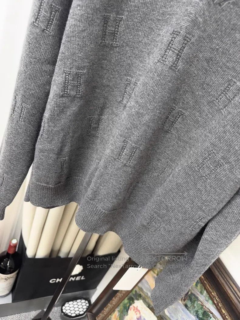 Hermes Hermes Grey V-neck H-stitch cotton round-neck top Size XXS / US 00 / IT 34 - 4 Thumbnail