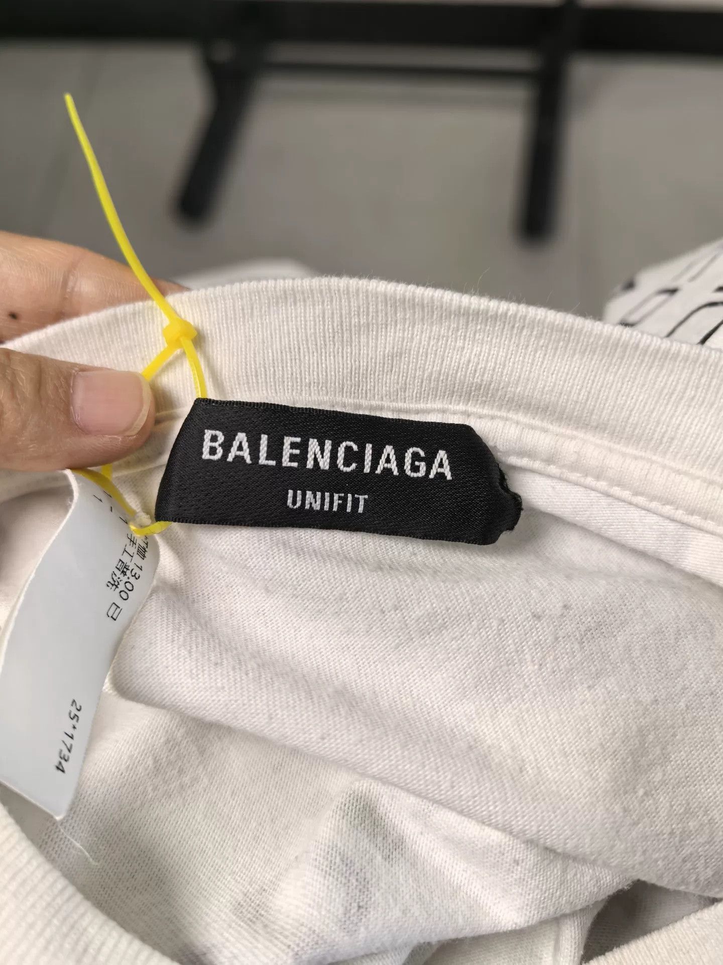 Balenciaga balenciaga logo short sleeve t-shirt Size US M / EU 48-50 / 2 - 3 Thumbnail