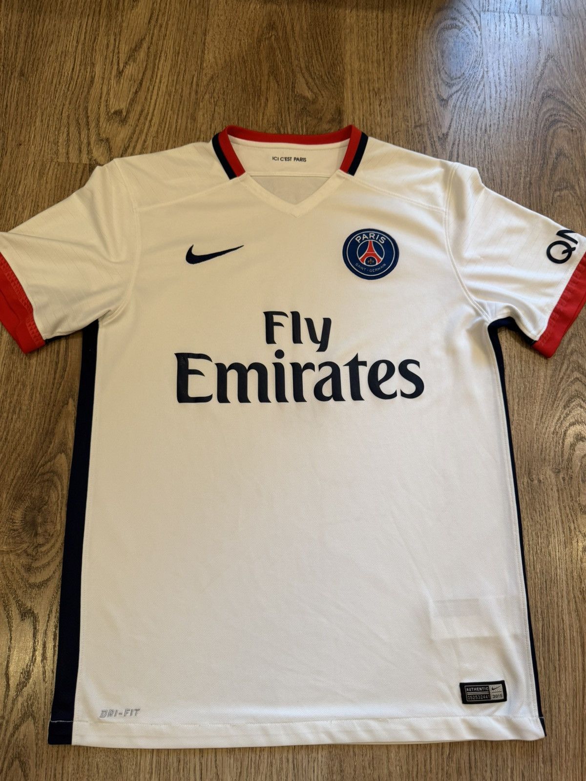 Nike PARIS SAINT-GERMAIN PSG 2015/2016 NIKE FOOTBALL JERSEY SIZ M Size US M / EU 48-50 / 2 - 1 Thumbnail
