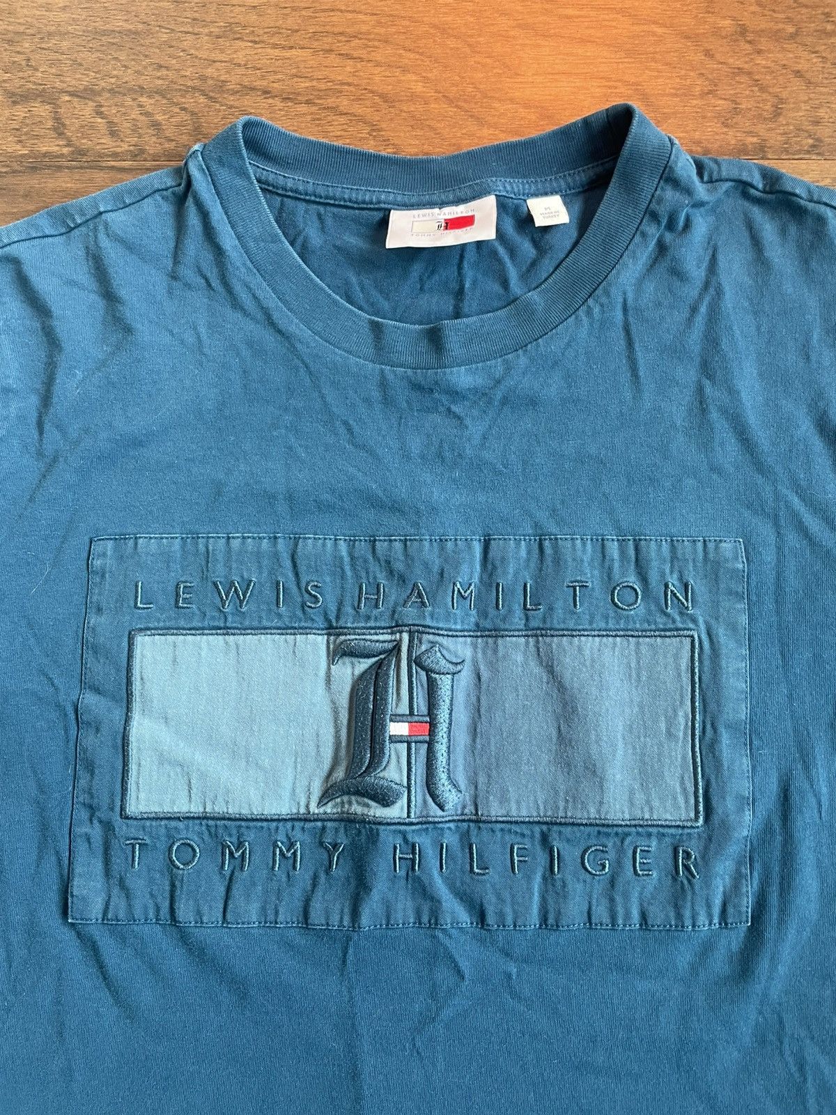 Tommy Hilfiger Lewis Hamilton Tommy Hilfiger Box Logo T Size US M / EU 48-50 / 2 - 2 Thumbnail
