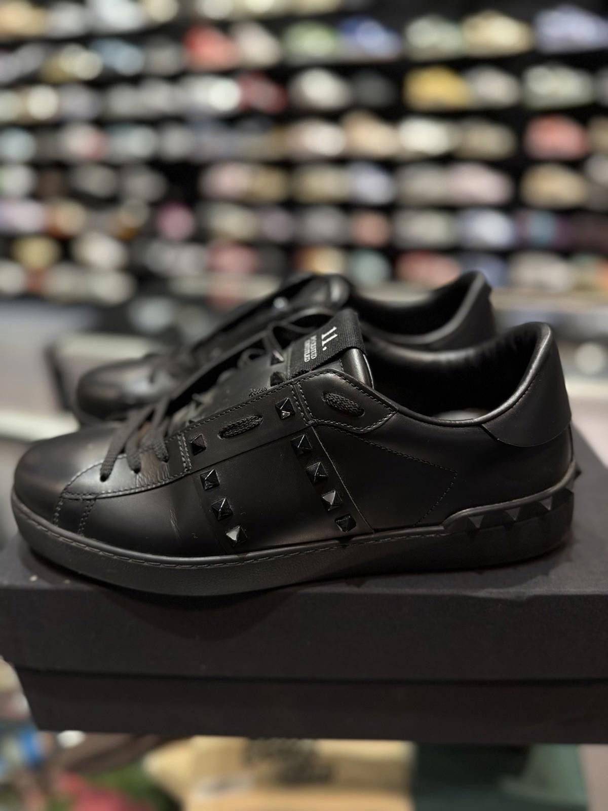 Valentino Valentino Studs Black Leather Sneaker 44EU/11US $850 Size US 11 / IT 41 - 5 Thumbnail