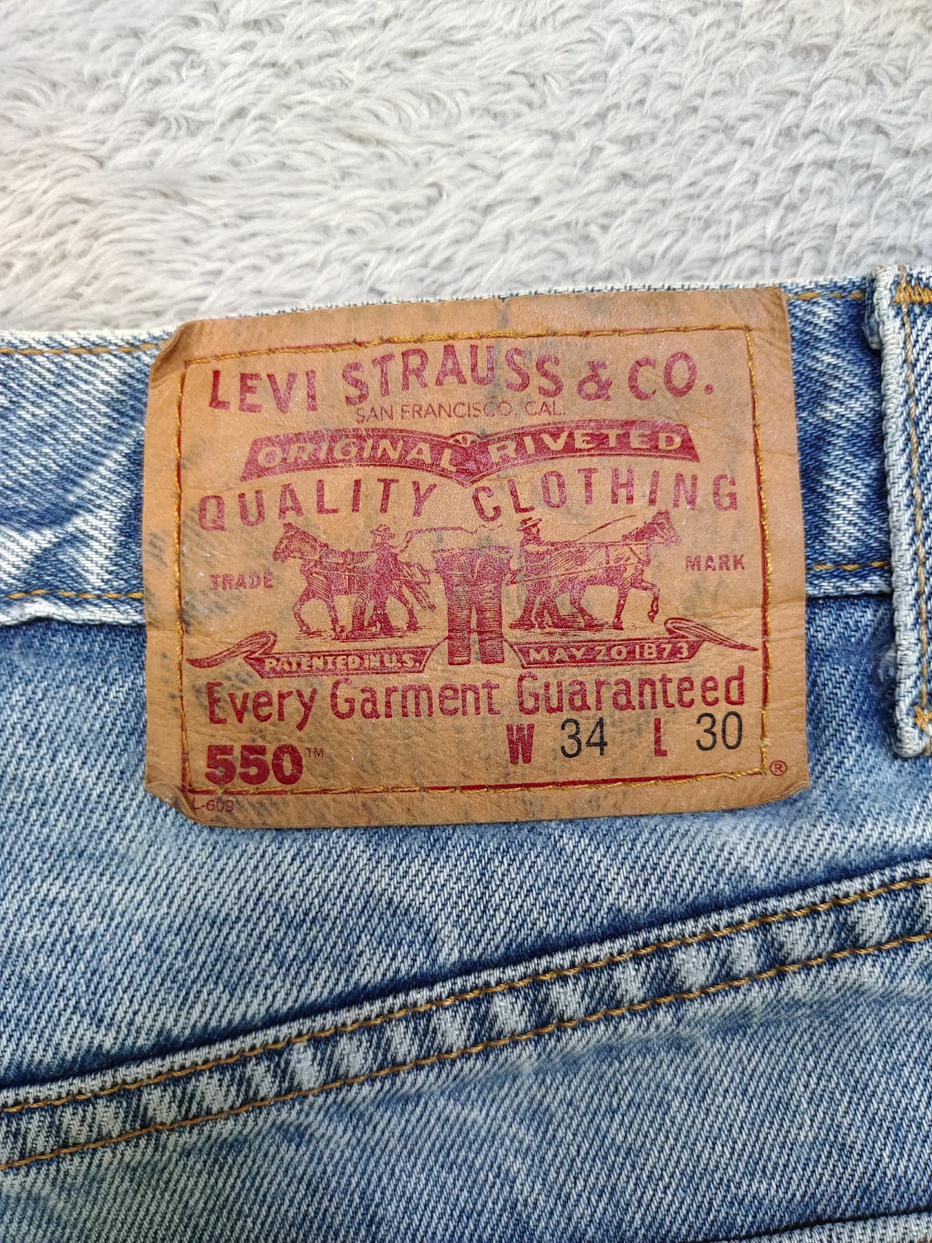 Levi's Vintage Levi’s 550 Relaxed Fit Distressed Light Wash Jeans Size US 34 / EU 50 - 14 Thumbnail