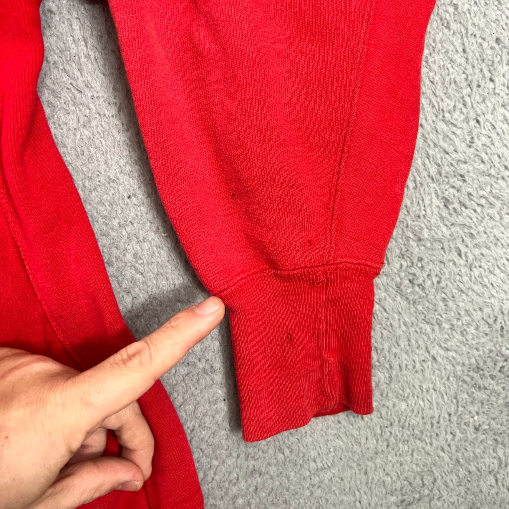 Champion VINTAGE Champion Reverse Weave Hoodie Mens L Red 80s Distressed Sweatshirt Size US L / EU 52-54 / 3 - 7 Thumbnail