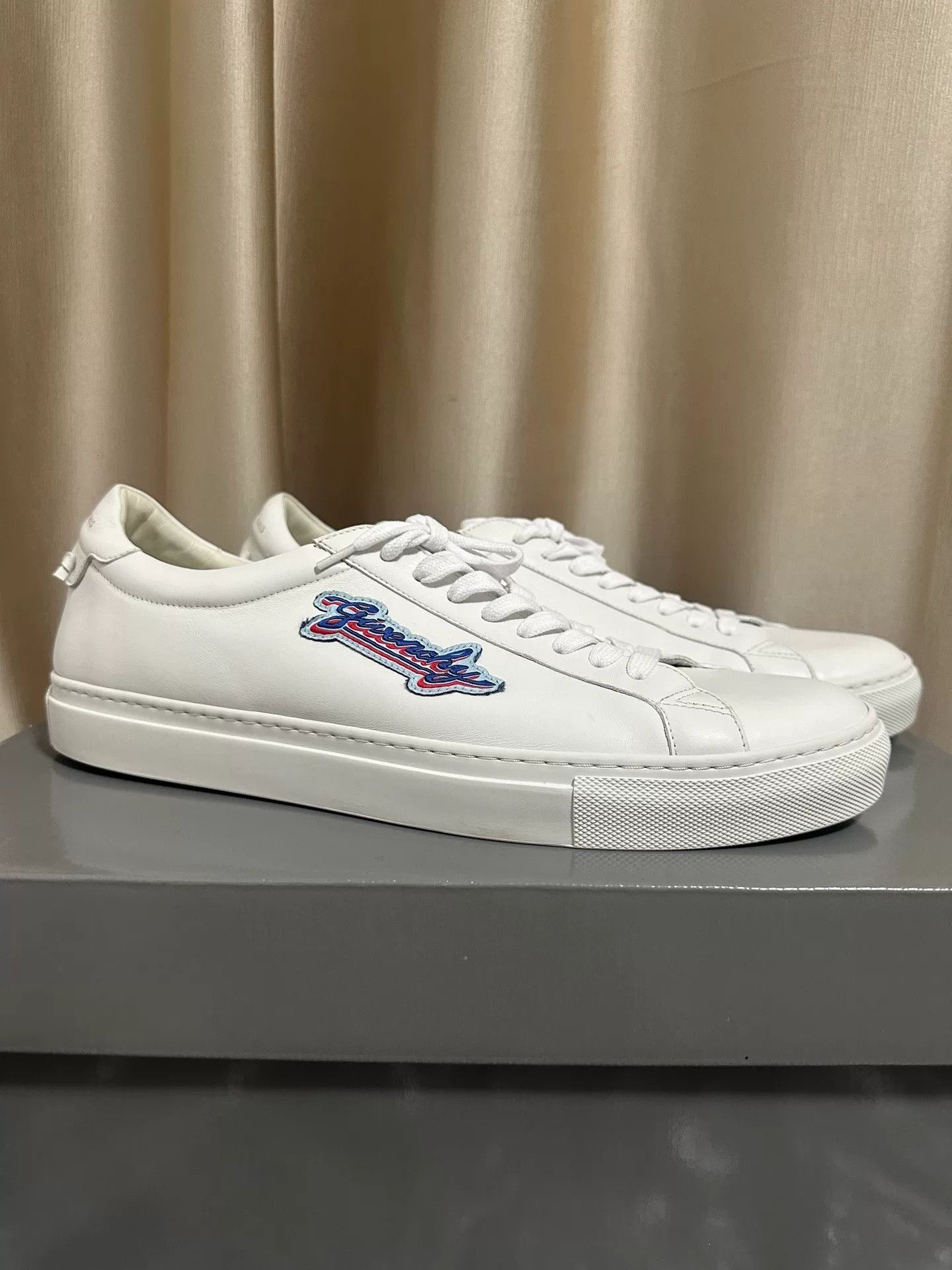 Givenchy Givenchy Low-Top White Sneakers Size US 12 / EU 45 - 4 Thumbnail