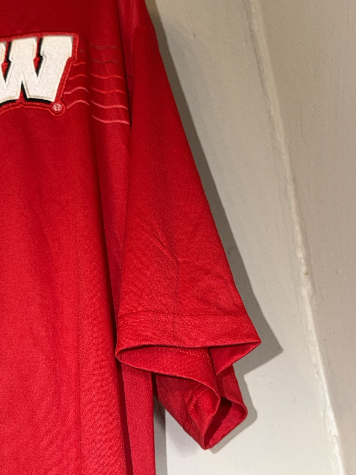 NCAA Captivating NCAA Wisconsin Badgers Polo T Shirt Mens Size L Size US L / EU 52-54 / 3 - 11 Thumbnail