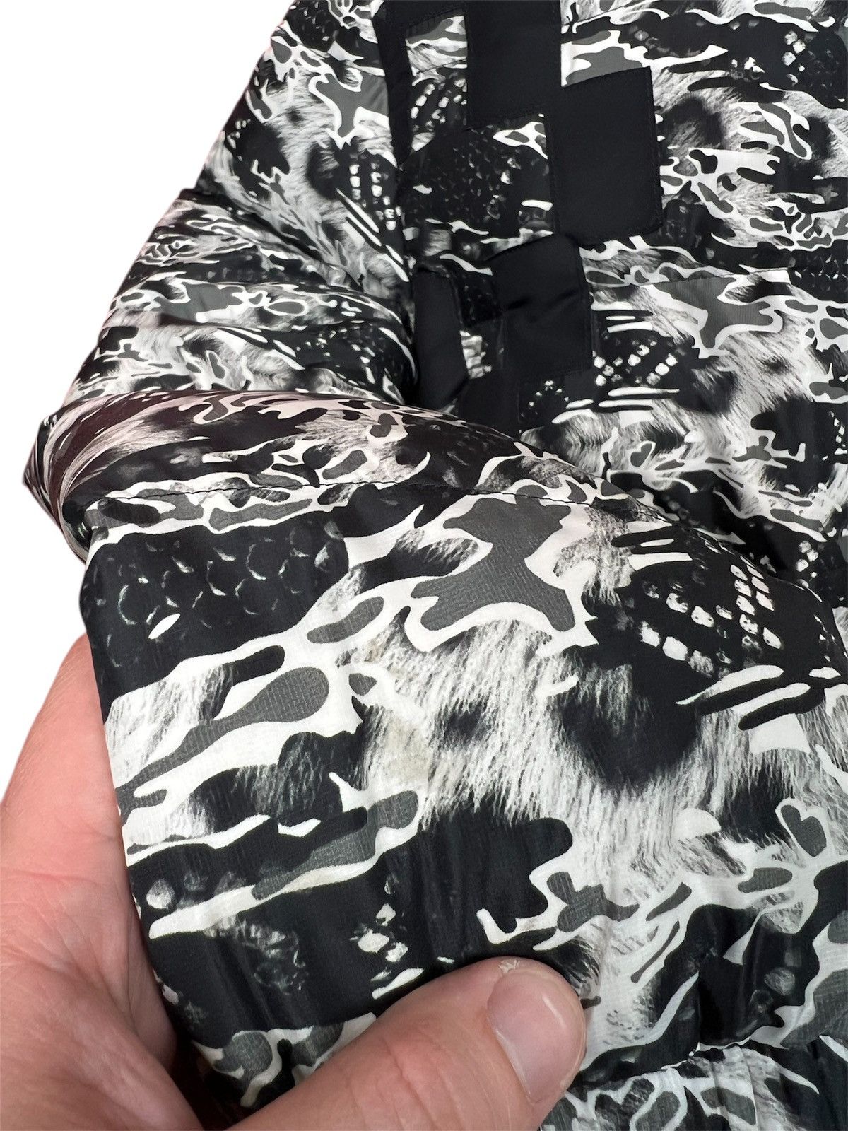 Marcelo Burlon marcelo Burlon down jacket luxury printed hooded printed Size US L / EU 52-54 / 3 - 4 Thumbnail