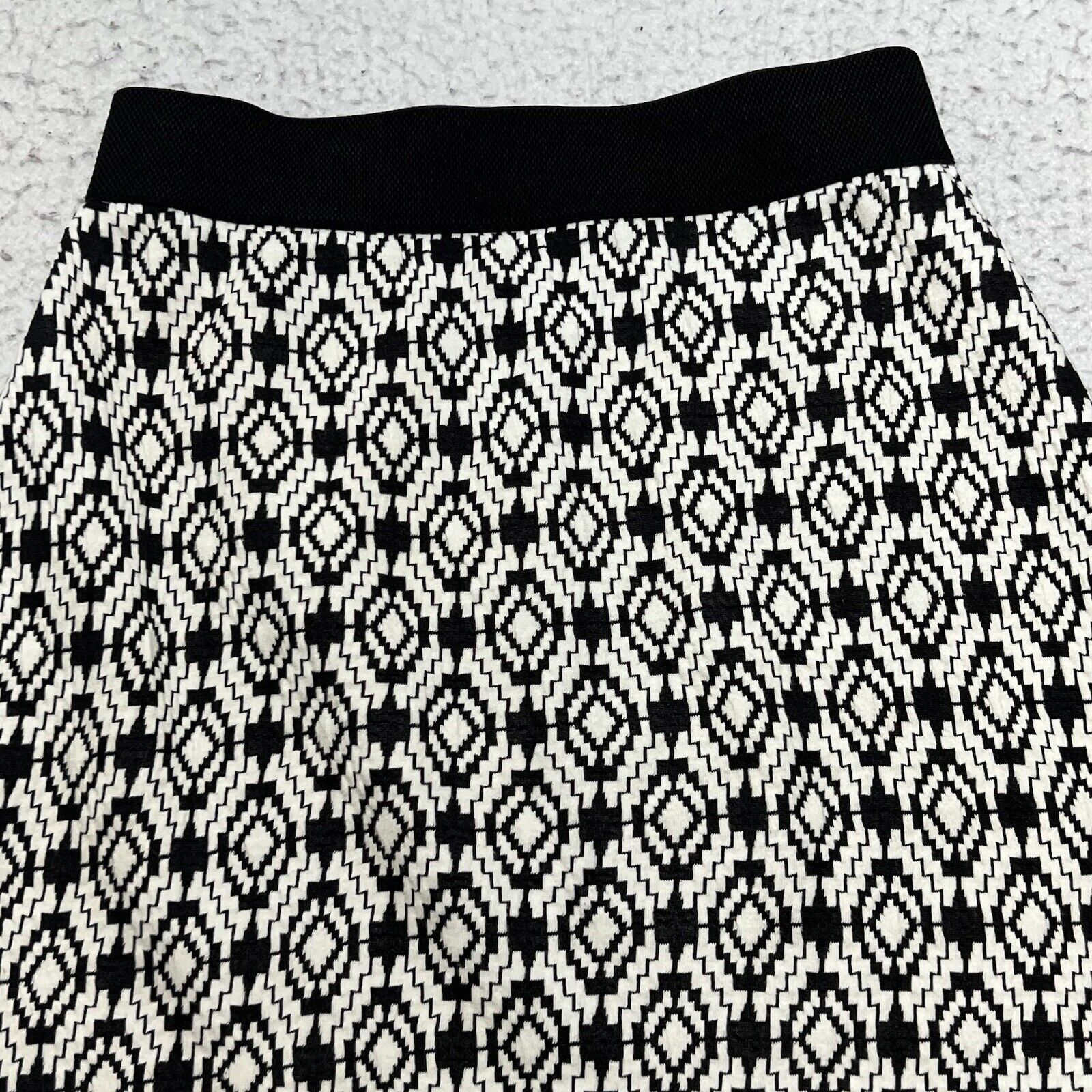 Nordstrom GILLI Kelsey Flared Mini Skirt Black/White Geometric Stretch Size 24" / US 00 / IT 34 - 10 Thumbnail