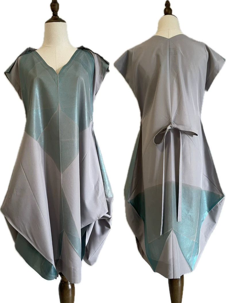 Issey Miyake Issey Miyake size:3 Blue and pink flower bud dress Size XS / US 0-2 / IT 36-38 - 3 Thumbnail