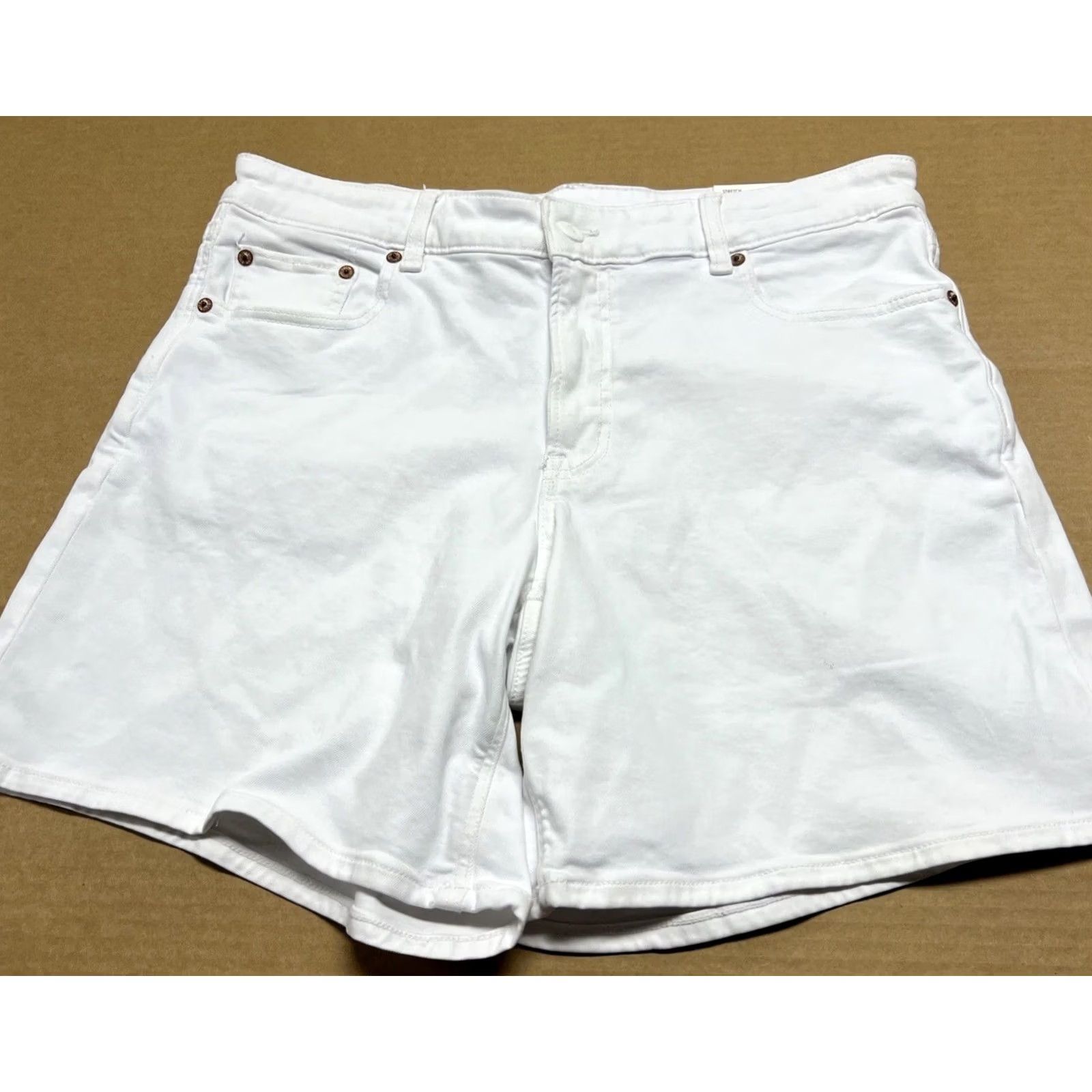 American Eagle Outfitters VINTAGE? No - (Actually not vintage) American Eagle Outfitters White Denim Shorts 10 Women Flat Front Stretch 6" Inseam Size 32" / US 10 / IT 46 - 2 Thumbnail