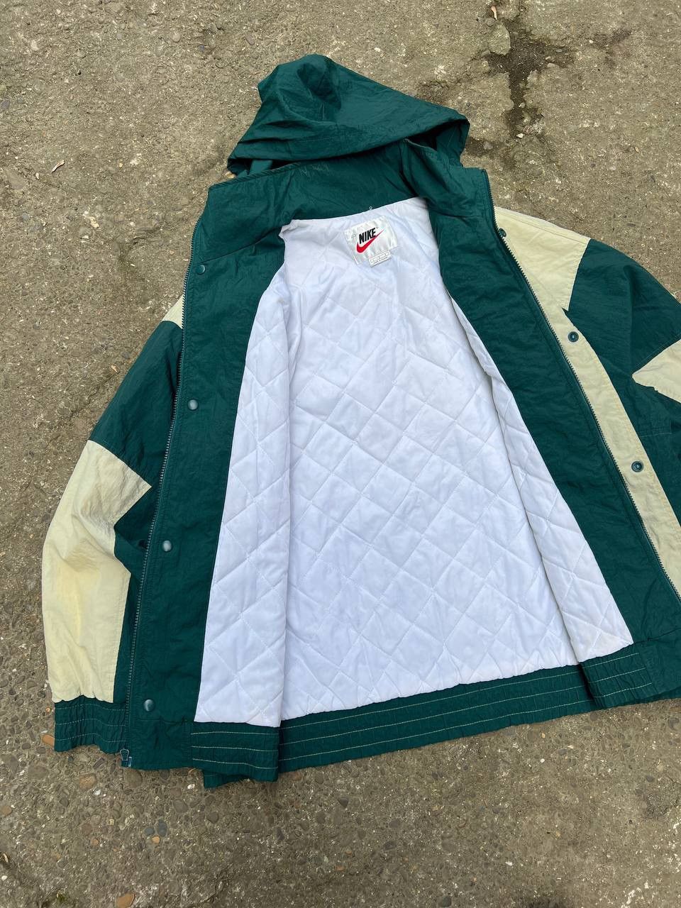 Other Nike 90s big swoosh nylon vintage jacket Size US L / EU 52-54 / 3 - 9 Thumbnail