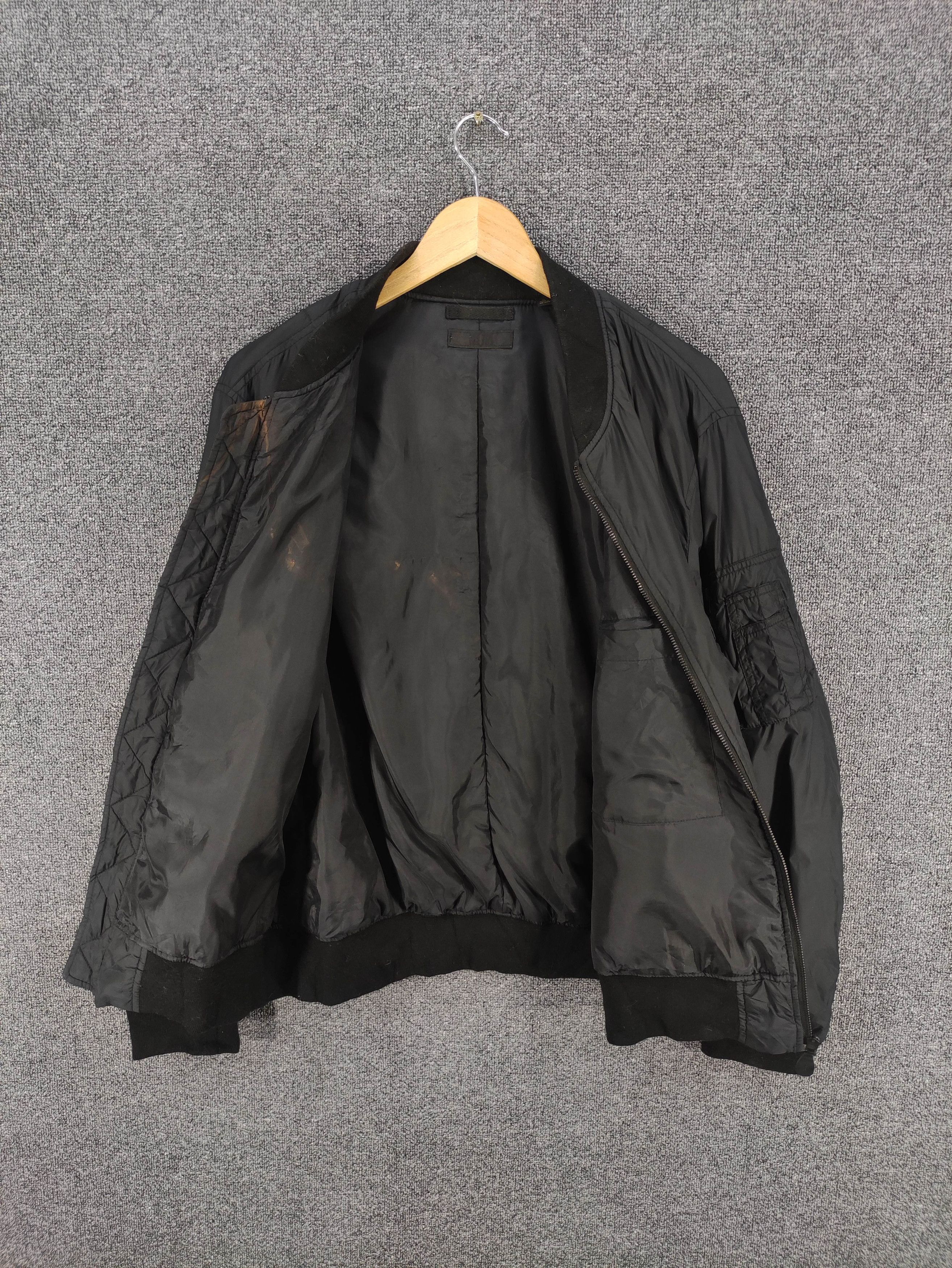 Uniqlo Uniqlo Black Bomber Jacket Zipper Size US L / EU 52-54 / 3 - 4 Thumbnail