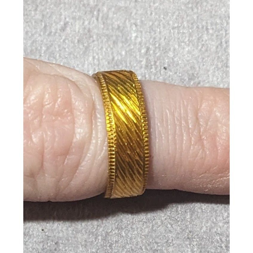 Other Bright Gold Tone Etched Fashion Ring Size 6 1/2 Size ONE SIZE - 4 Thumbnail