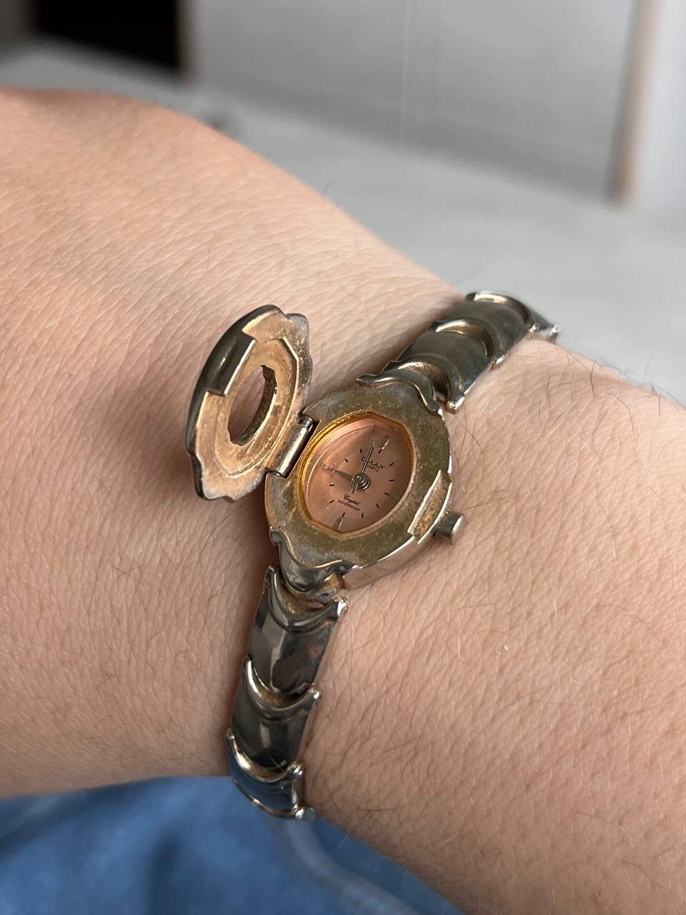 Japanese Brand × Vintage 1990S OMAX FUTURISTIC OPEN LID JAPANESE WATCH PINK DIAL Y2K Size ONE SIZE - 1 Thumbnail