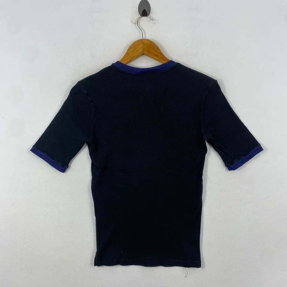agnes b. Vintage AGNES B. Homme Paris Stretchable V-neck Tee Shirt Size S / US 4 / IT 40 - 4 Thumbnail