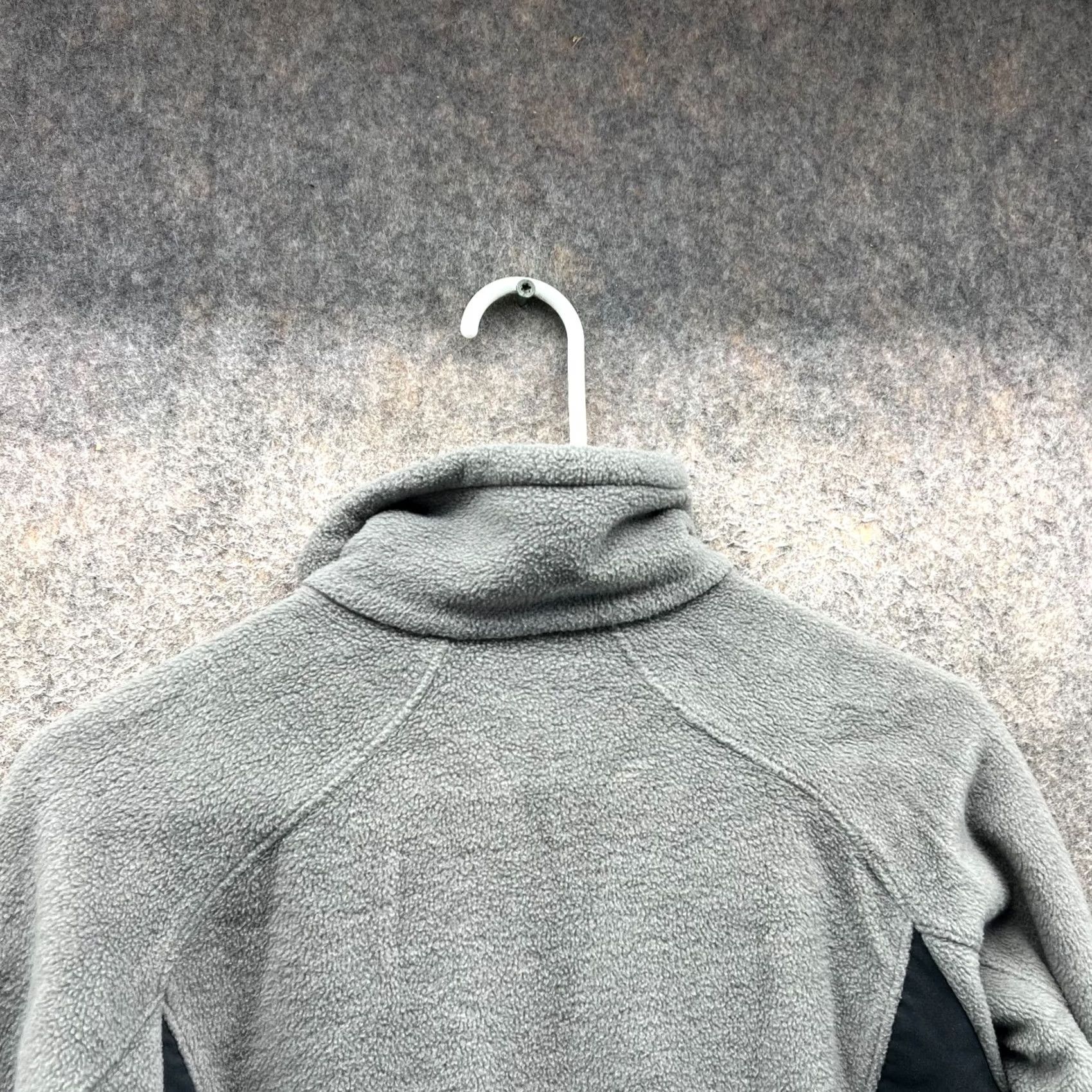 Vintage VINTAGE Columbia Jacket Womens Medium Gray Full Zip Fleece Softshell Benton Outdoors Size M / US 6-8 / IT 42-44 - 4 Thumbnail