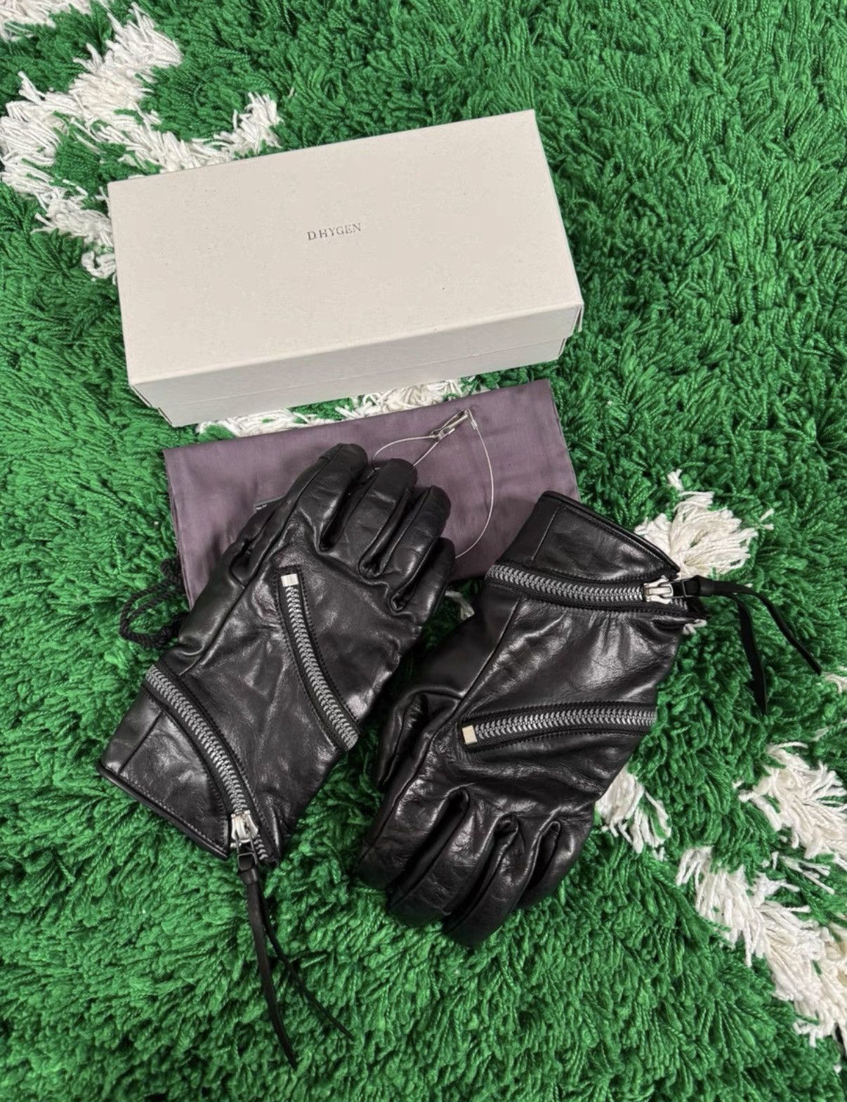 D.Hygen D.HYGEN Horse Leather Zip Gloves (BLACK) | Grailed