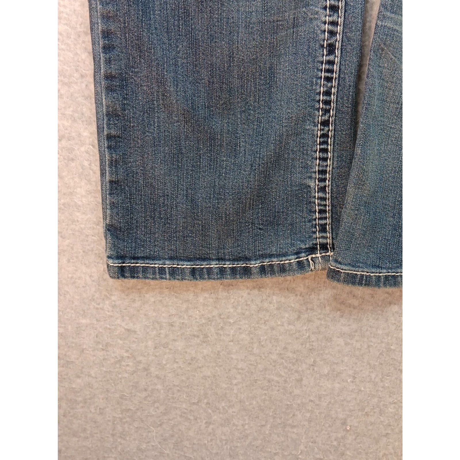 Vintage Shyanne Jeans Women Boots Cut Denim 27 Blue Medium Wash Slim 31 Inseam 5-Pocket Zip Button Distressed No N/A Size 27" / US 4 / IT 40 - 7 Thumbnail