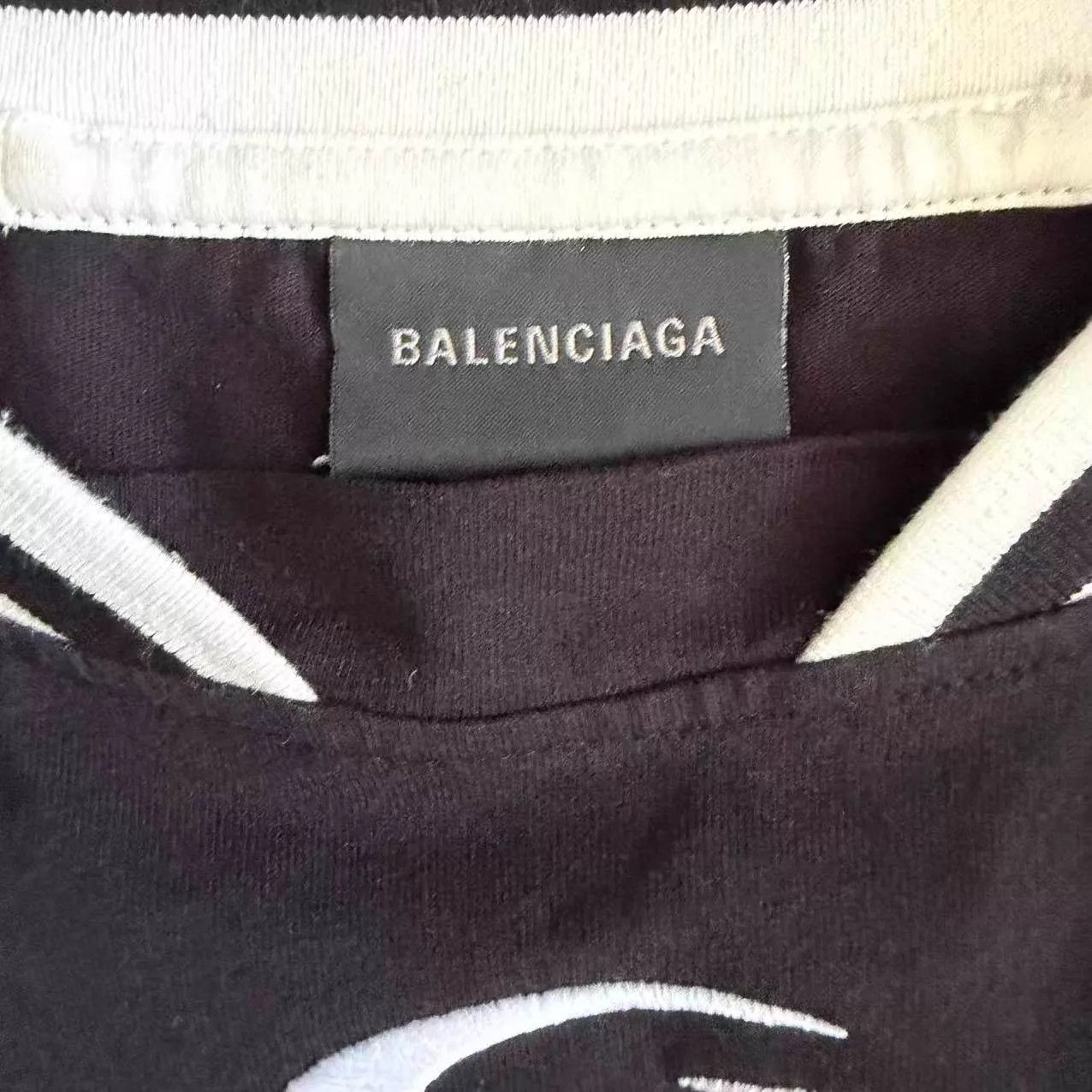 Balenciaga Balenciaga x NBA Black Red Oversized Long Sleeve Jersey S Size US S / EU 44-46 / 1 - 3 Thumbnail