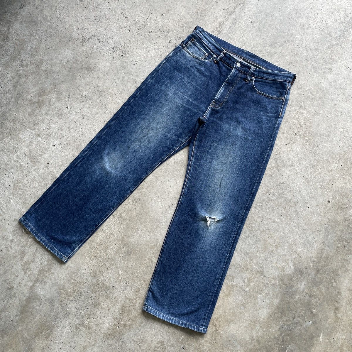 Japanese Brand Japanese Brand GU Distressed Faded Jeans Denim Pants W33 Size US 33 - 2 Thumbnail