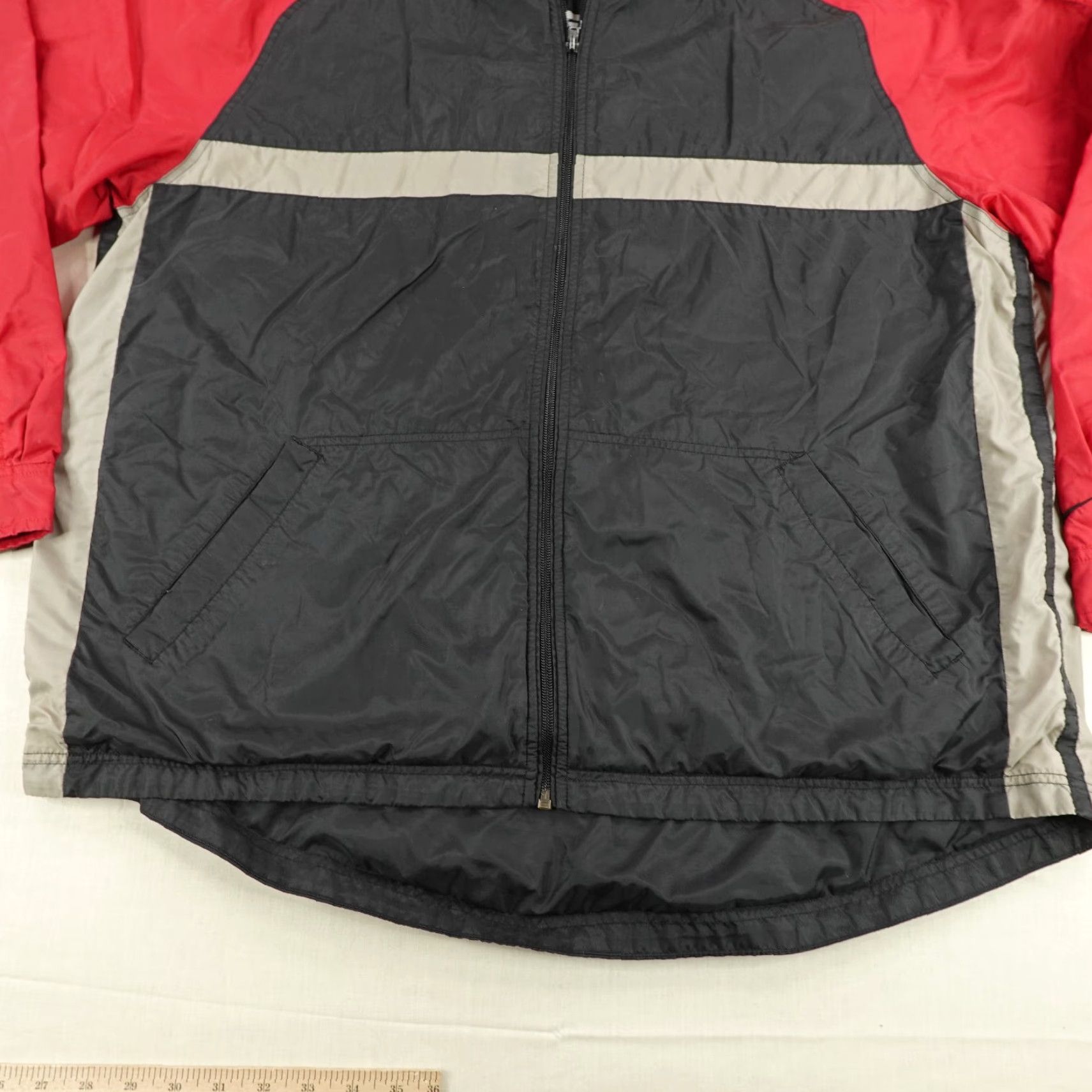 Nike VINTAGE Nike Jacket Mens XL Black Red Windbreaker Track Coat Lined Hoodie 90s Sports Wind-Resistant Zip Pockets Logo Size US XL / EU 56 / 4 - 4 Thumbnail