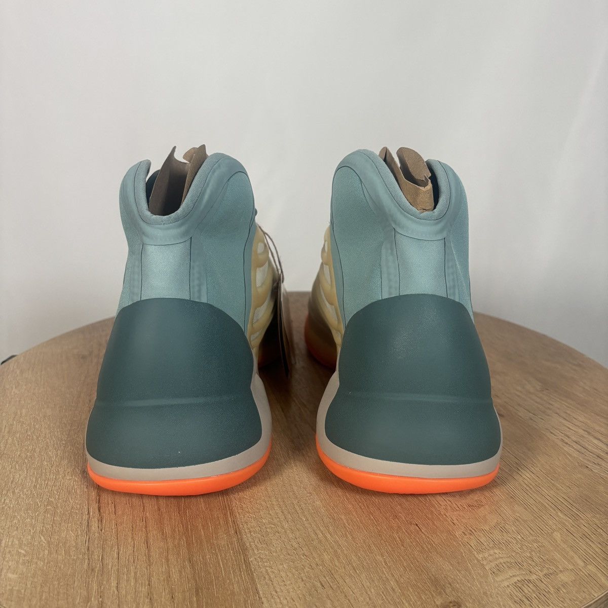 Adidas × Kanye West Adidas Yeezy QNTM Hi-Res Coral NWT 10M Size US 10 / EU 43 - 7 Thumbnail