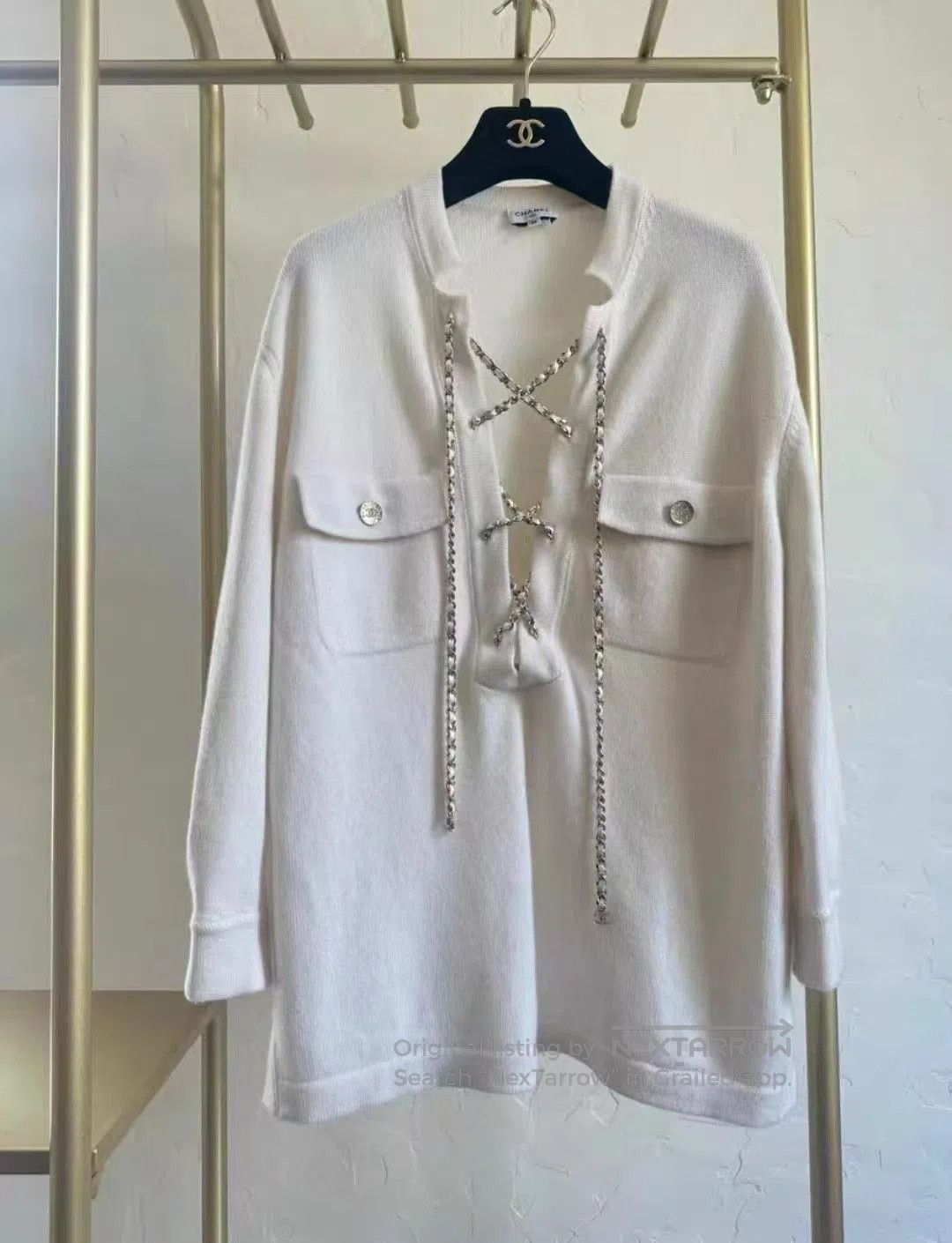 Chanel Chanel White Cashmere Top with Chain Detail. Size XS / US 0-2 / IT 36-38 - 2 Thumbnail