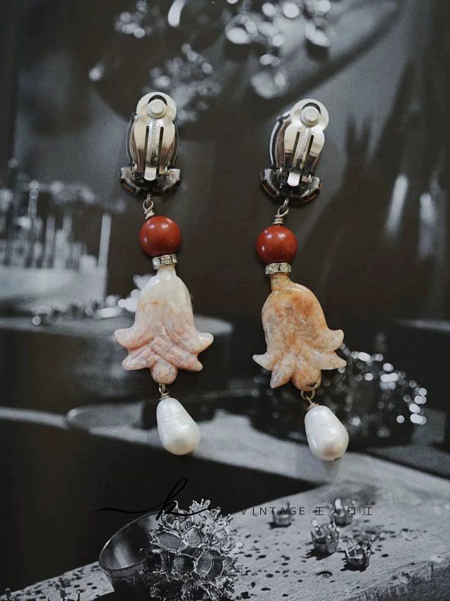 Other Philippe Ferrandis Vintage MOP Crystal Pearl Earclips Size ONE SIZE - 3 Thumbnail