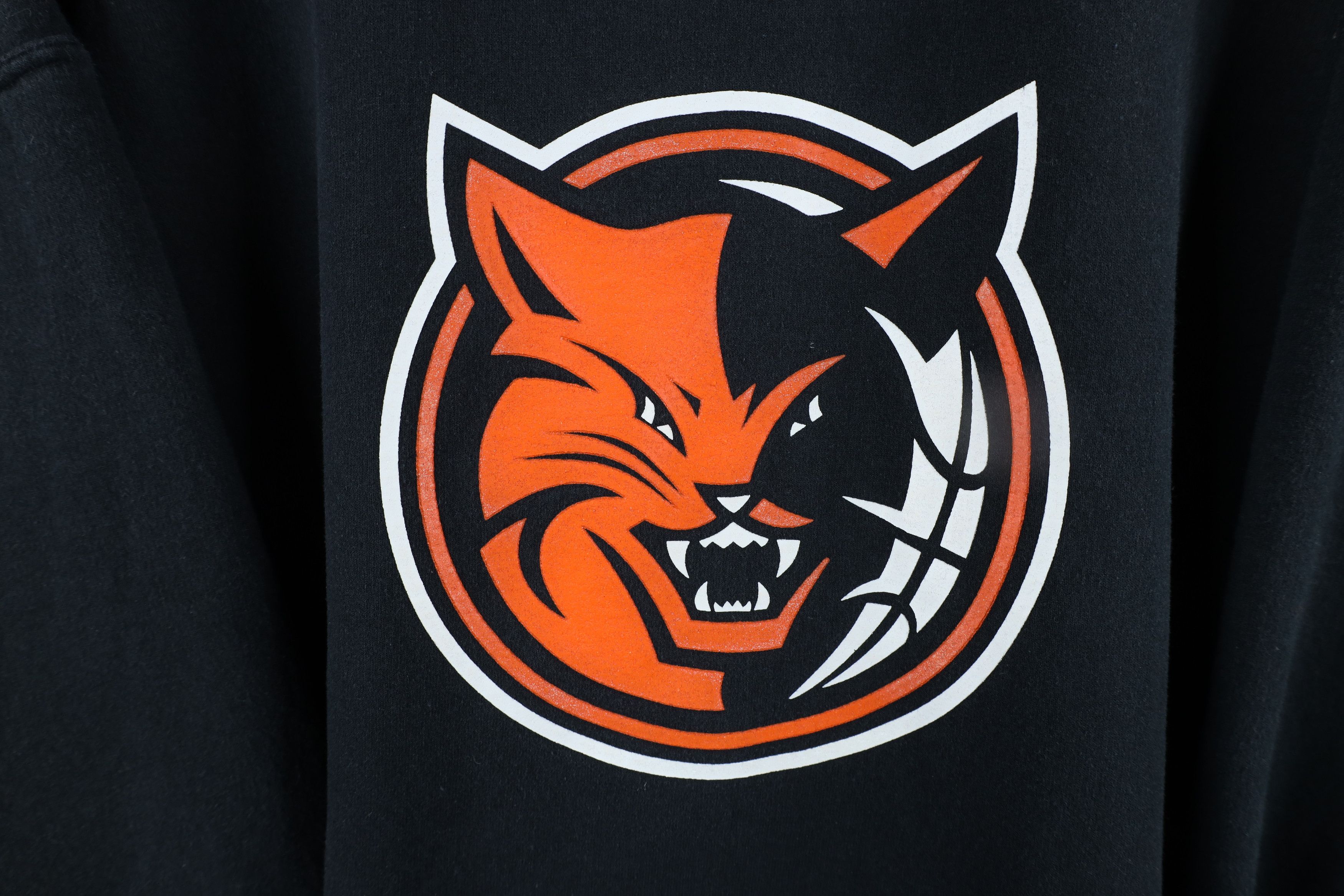 Vintage Vintage Charlotte Basketball Crewneck Sweatshirt Black Size US XL / EU 56 / 4 - 4 Thumbnail