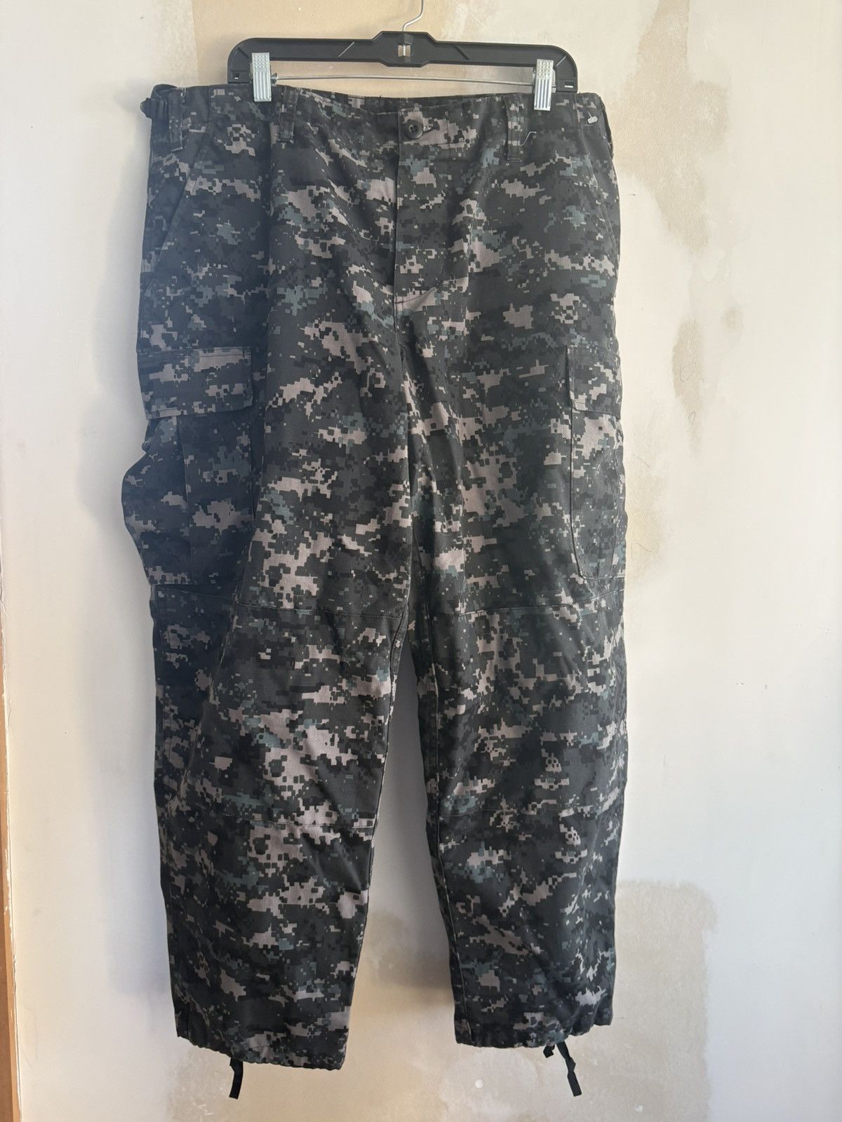 Other US NAVY CAMO PANTS Size US 36 / EU 52 - 1 Thumbnail
