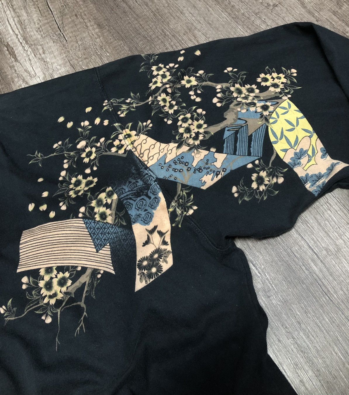 Japanese Brand × Vintage VINTAGE KARAKURI TAMASHI SUKAJAN KOI BIG LOGO LONG SLEEVE Size US XXL / EU 58 / 5 - 15 Thumbnail
