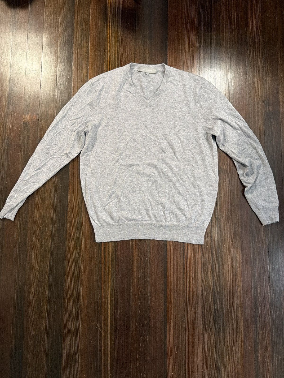 Neiman Marcus Neiman Marcus V Neck cashmere sweater L Gray Size US L / EU 52-54 / 3 - 4 Thumbnail