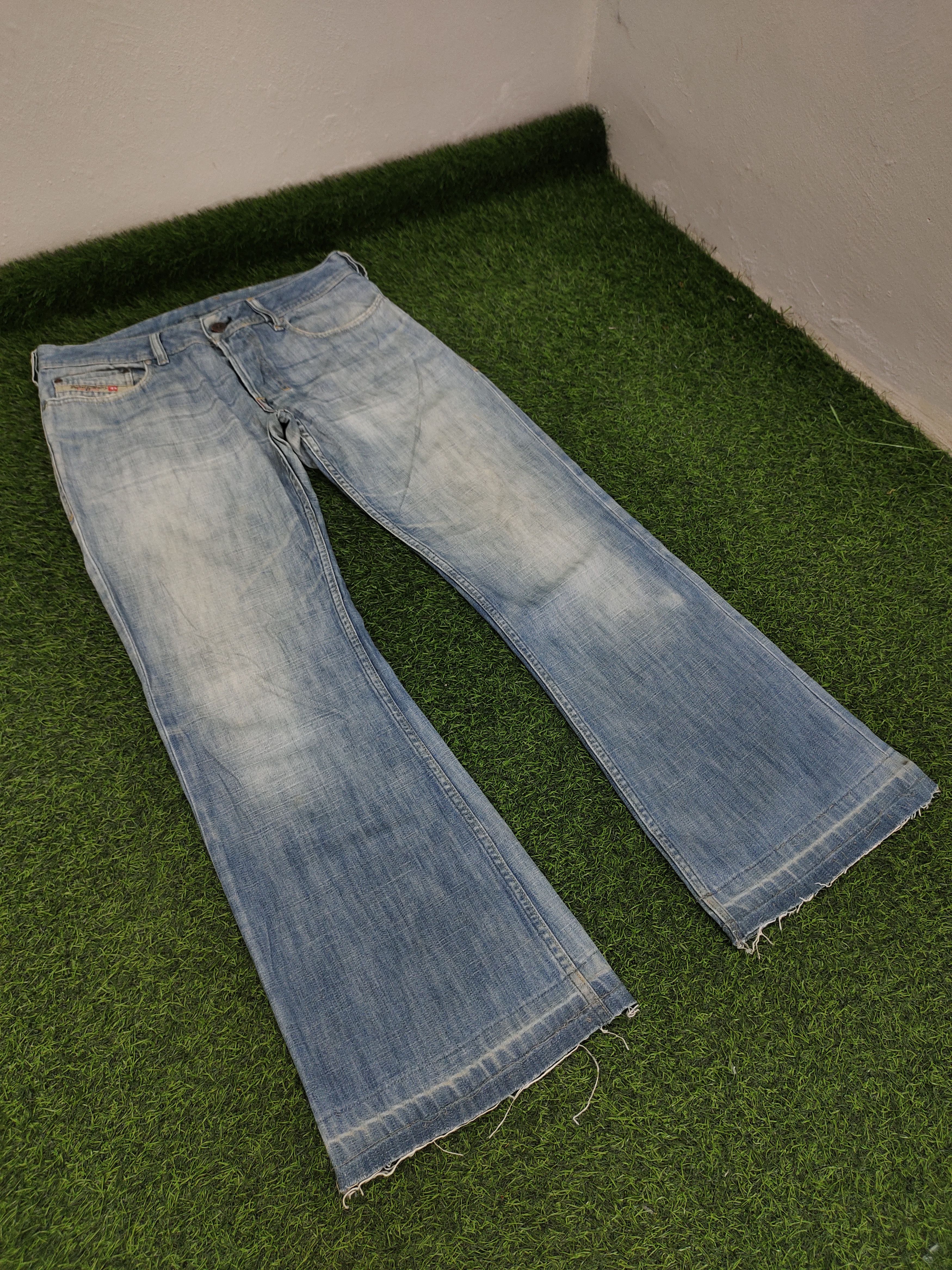 Diesel Flare Jeans Diesel Clawmark Distress Faded Denim Bootcut Y2k Size US 32 / EU 48 - 3 Thumbnail