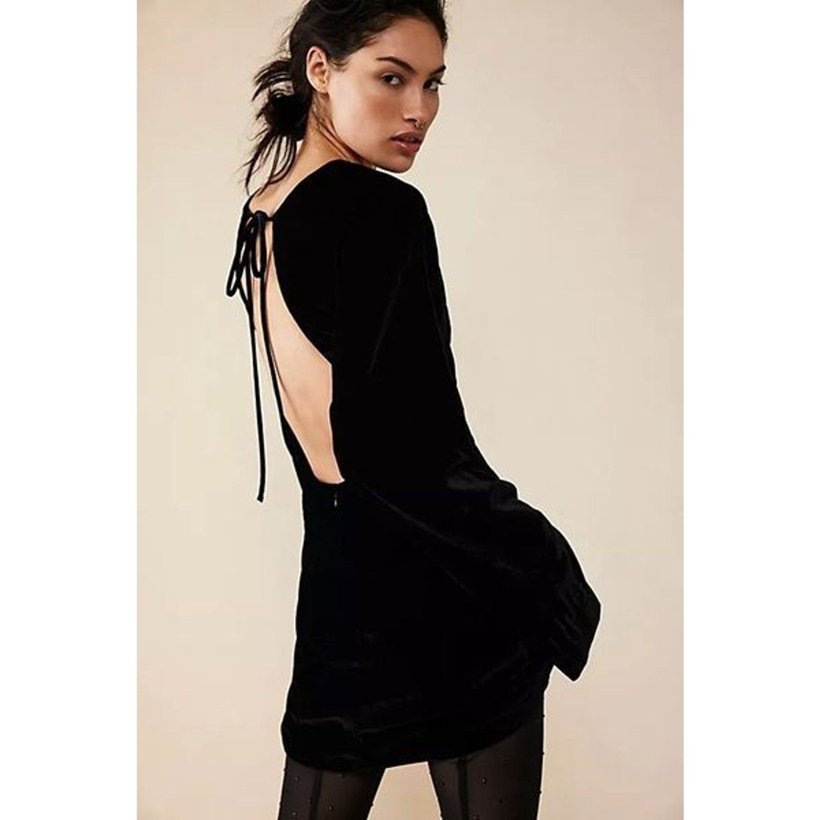 Free People NWOT Free People Chelsey Velvet Mini Dress Low Open-Back Size S / US 4 / IT 40 - 1 Thumbnail