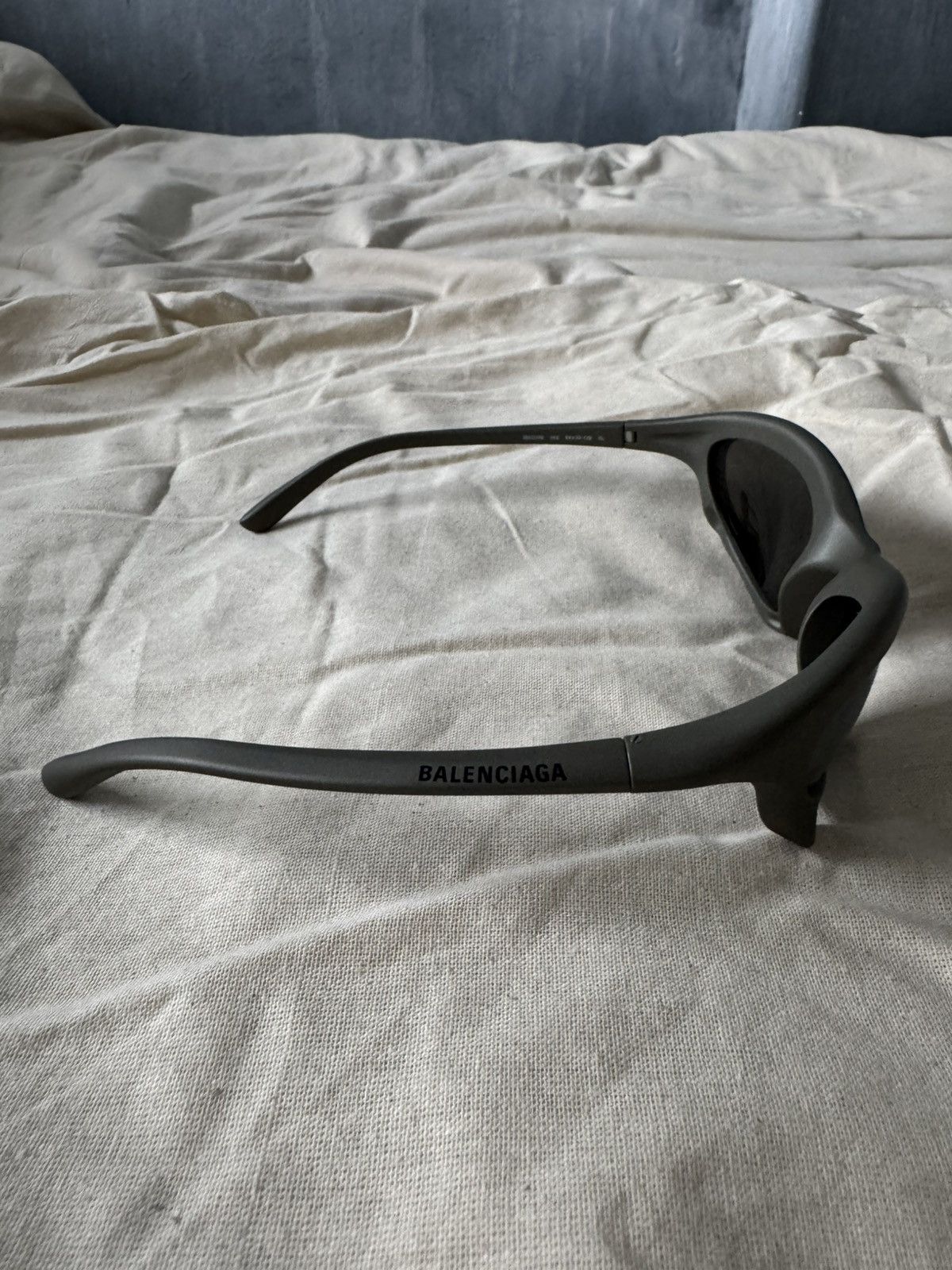 Balenciaga Bat Sunglasses Size ONE SIZE - 4 Thumbnail