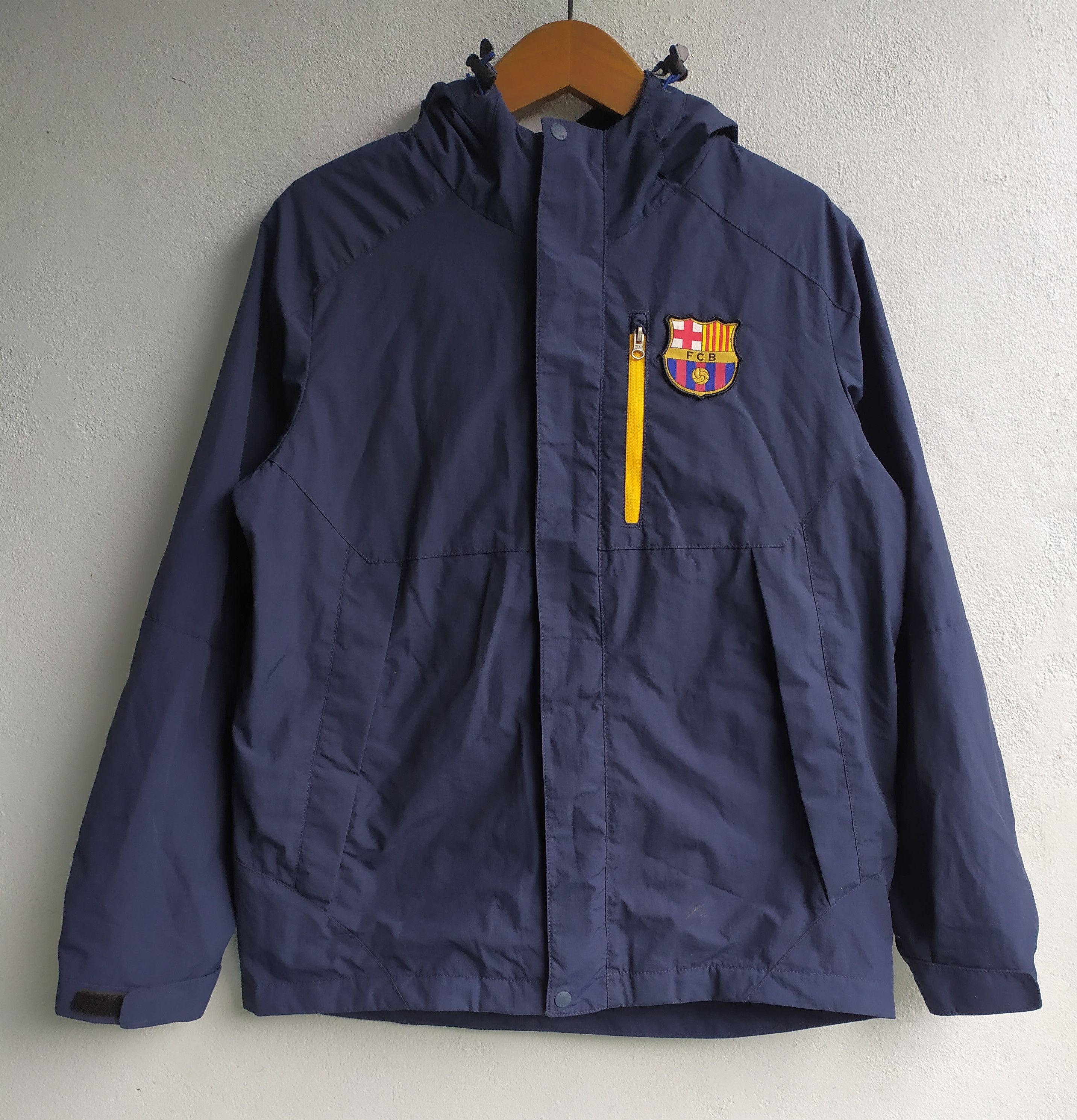 Vintage Vintage FC Barcelona windbreaker Jacket Size US L / EU 52-54 / 3 - 1 Thumbnail