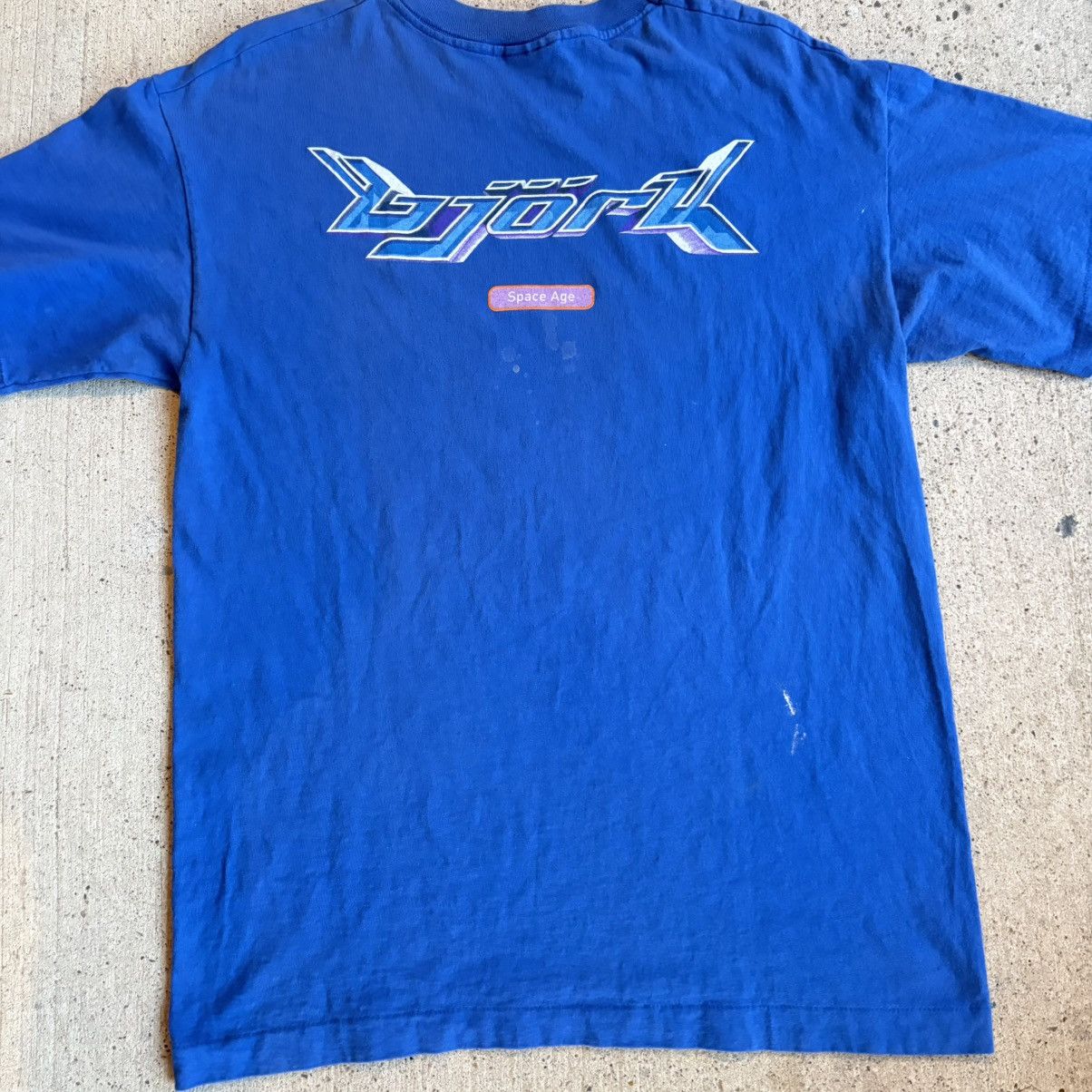 Vintage Vintage 1993 RARE Army Of Me Polar Bear Bjork Tee Size US M / EU 48-50 / 2 - 7 Thumbnail