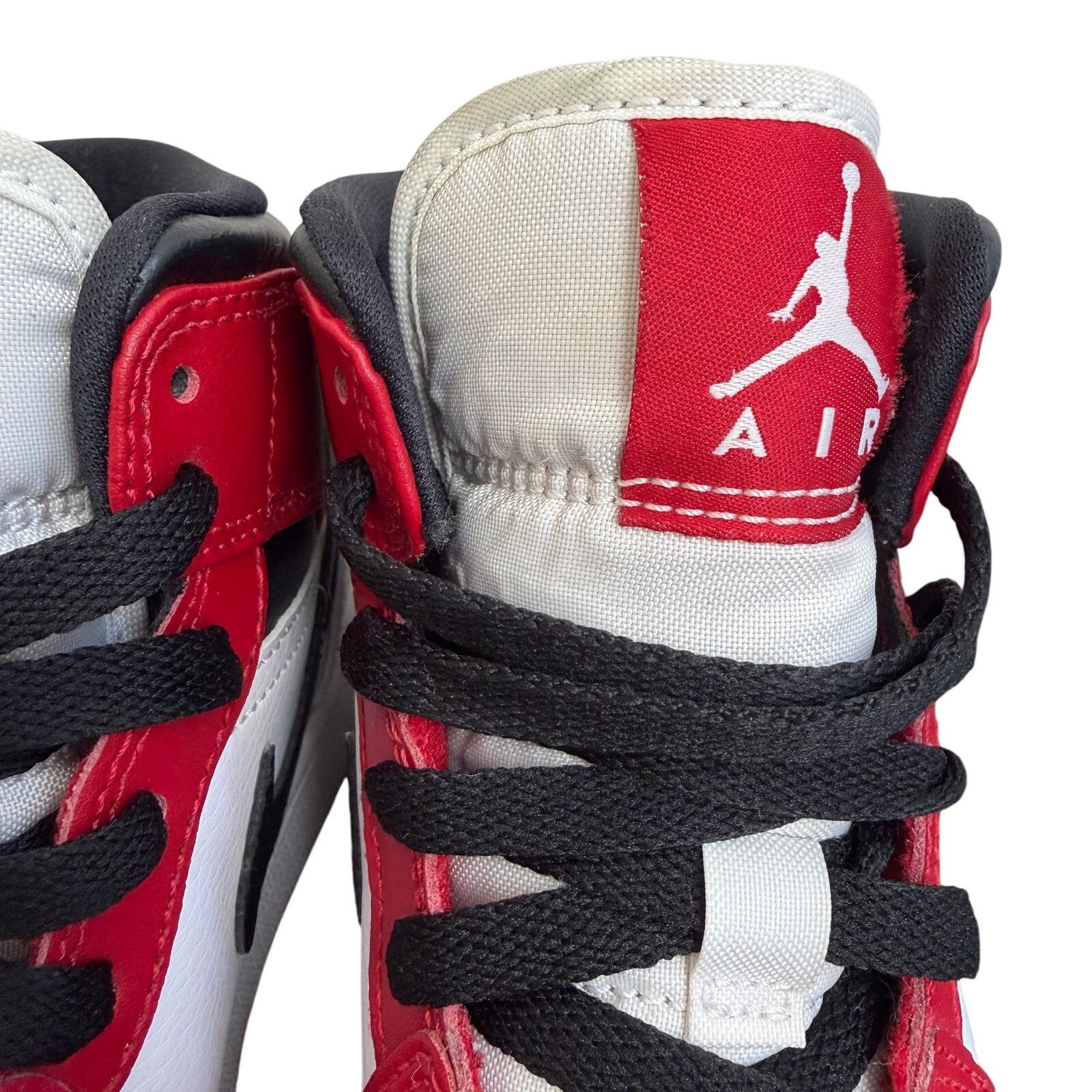 Nike Air Jordan 1 Mid Chicago GS 5Y / Women’s 6.5 Red Black White Size US 6.5 / IT 36.5 - 10 Thumbnail