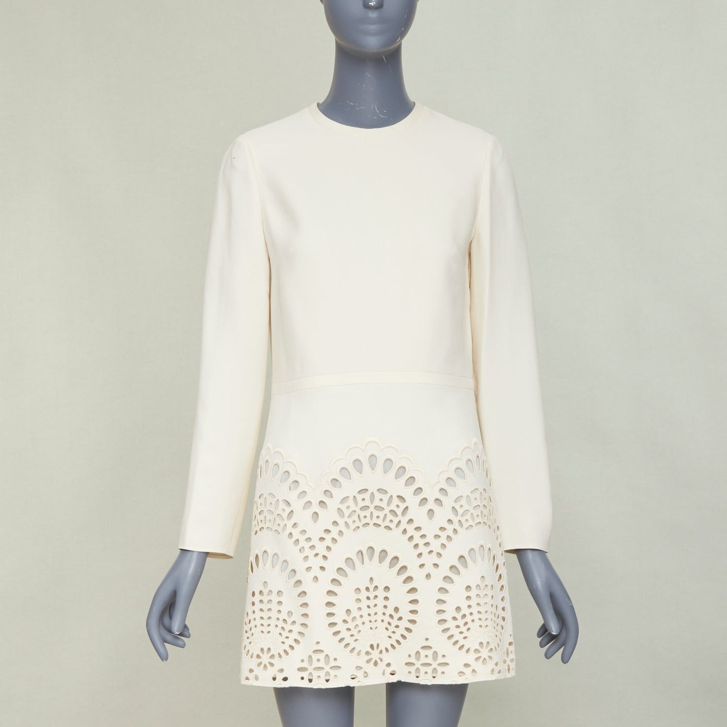 Valentino VALENTINO ivory wool silk crepe embroidered anglais shift dress IT40 S Size S / US 4 / IT 40 - 1 Thumbnail