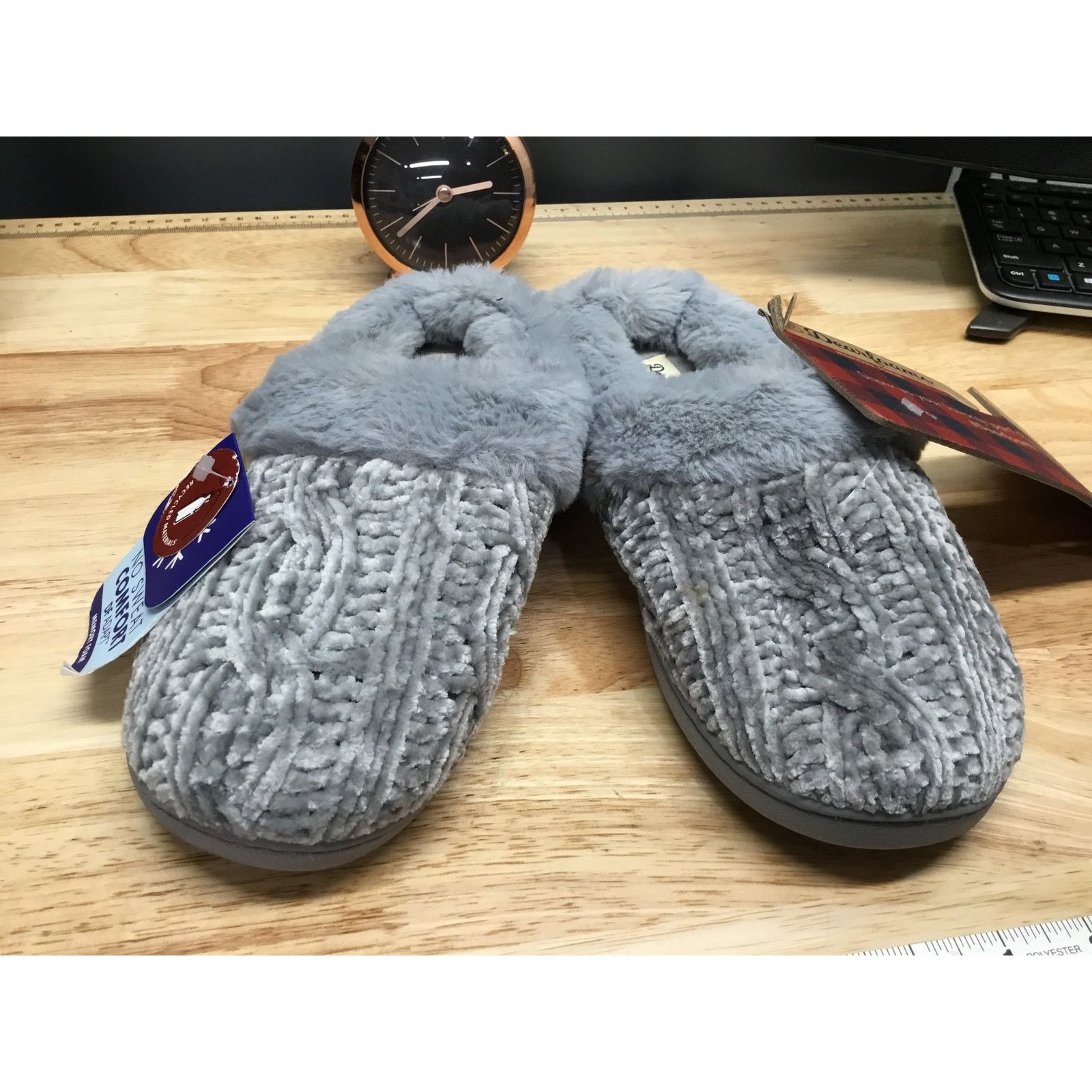 The Unbranded Brand Dearfoams Chenille Womens 8 Gray Claire Cable Knit Clogs Size US 8 / IT 38 - 1 Thumbnail