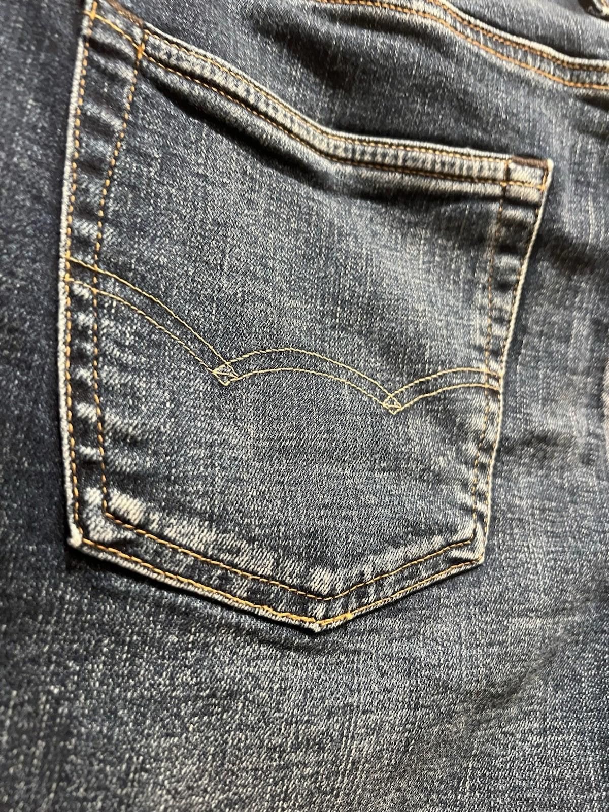 American Eagle Outfitters American Eagle AirFlex Distressed Denim Shorts Stretch Women Size 36" / US 14 / IT 50 - 5 Thumbnail