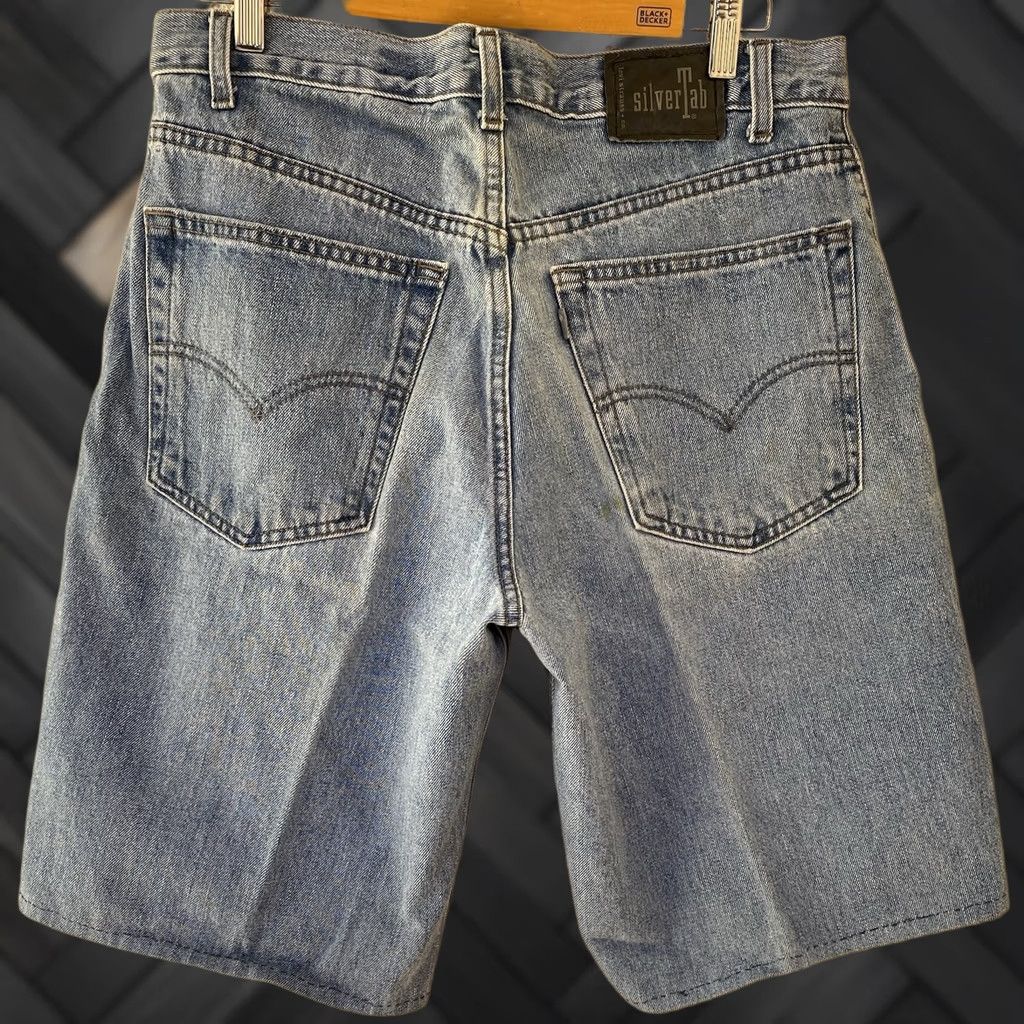 Levi's VINTAGE Levi's SilverTab Baggy Denim Shorts 33 Waist 34 Inseam 12 Hemmed Jorts Blue Mens Denim Shorts Modern/Travel Casual Classic Size US 33 - 1 Thumbnail
