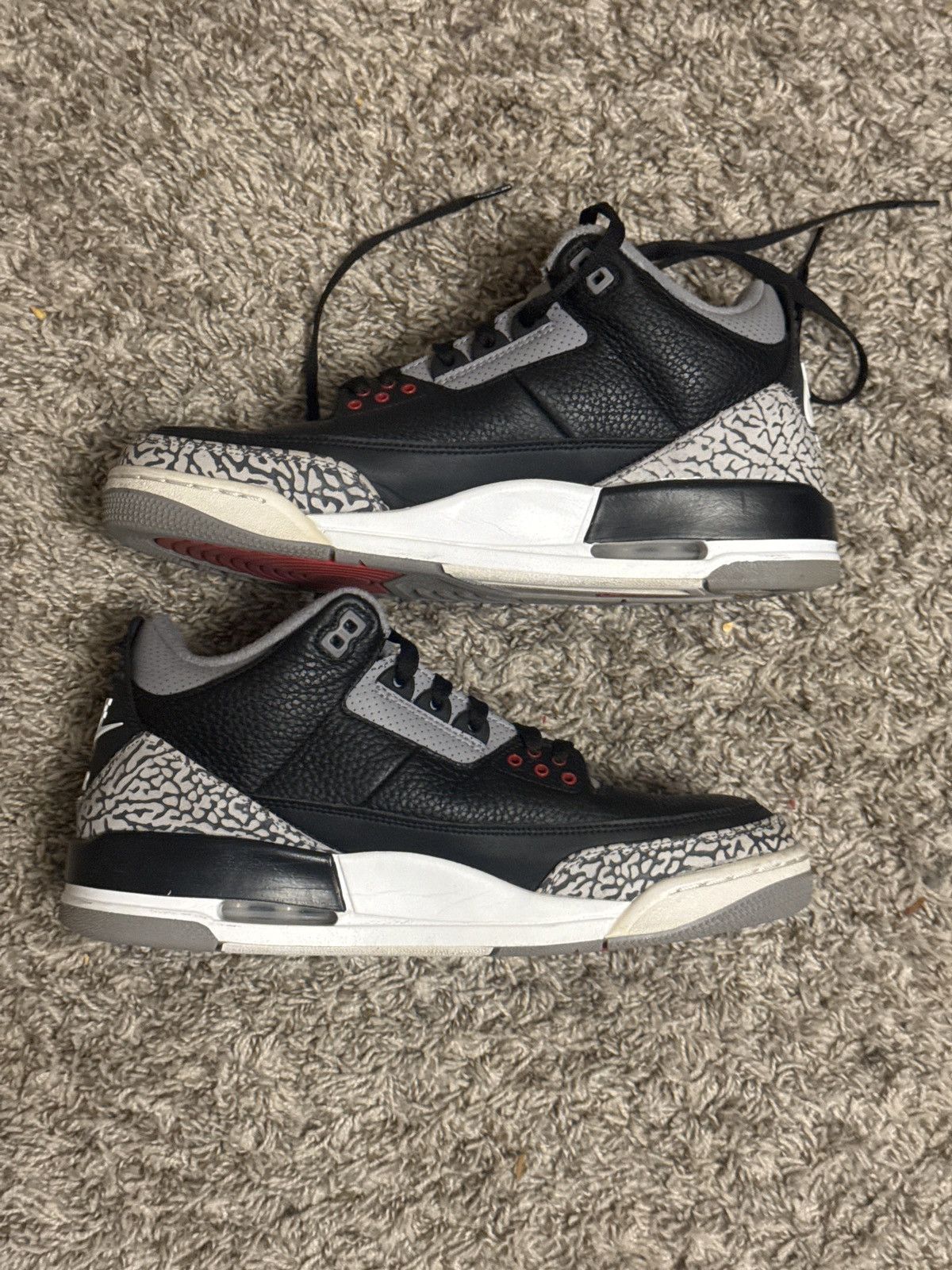 Jordan Brand Jordan Retro 3 Black Cement Size 10.5 Size US 10.5 / EU 43-44 - 2 Thumbnail