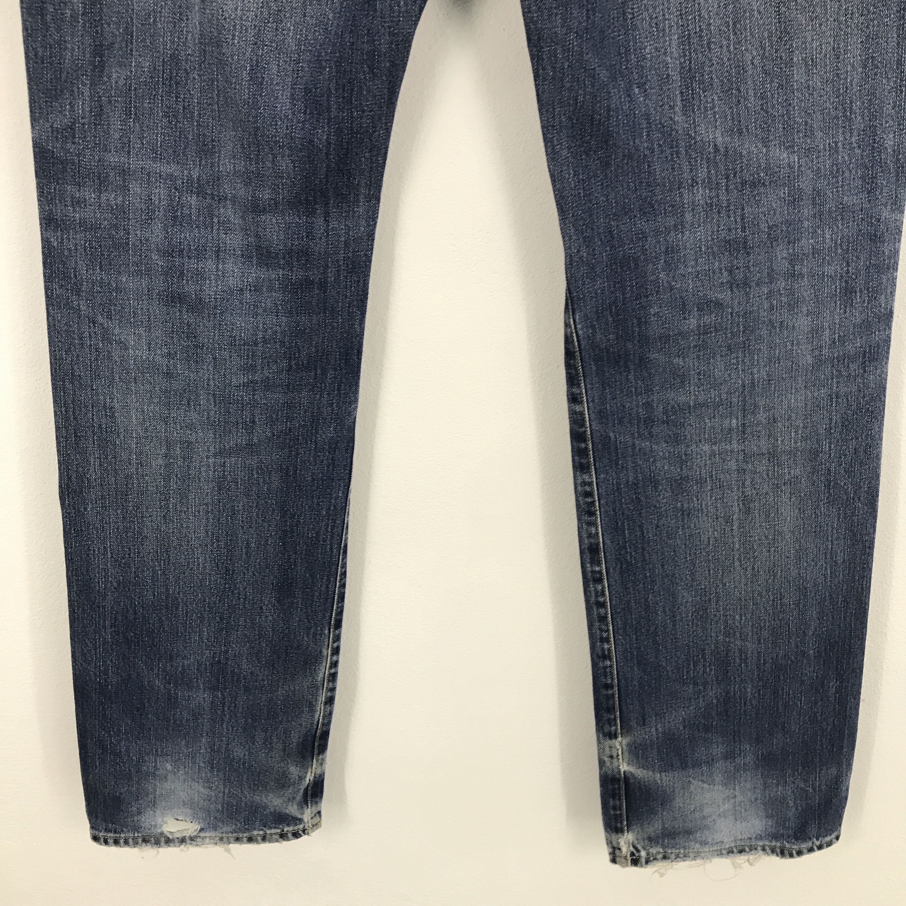 Japanese Brand × Uniqlo Rare uniqlo japan design distressed jeans pants Size US 31 - 6 Thumbnail