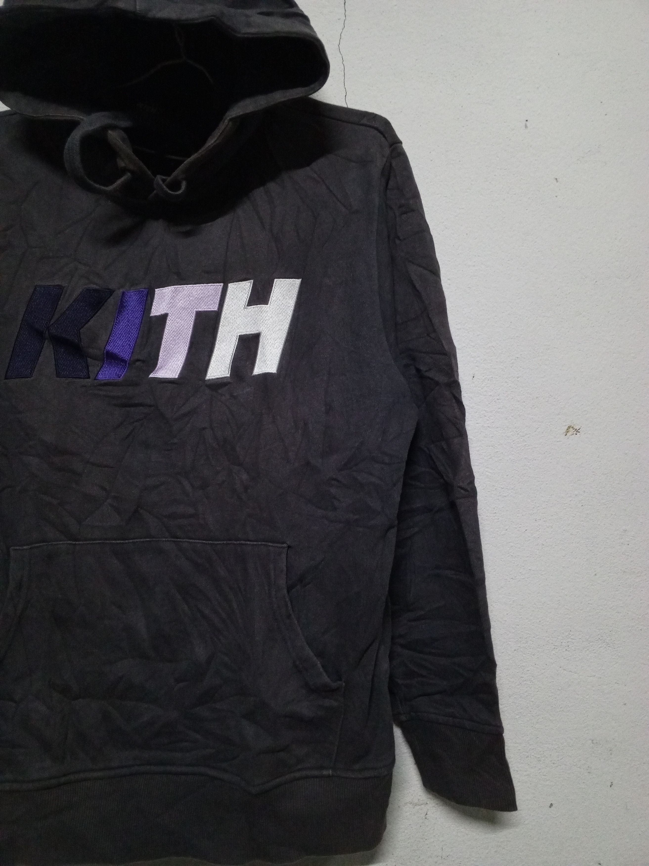Kith ♨️KITH HODDIES♨️mixed color embroidered logo Size US L / EU 52-54 / 3 - 3 Thumbnail