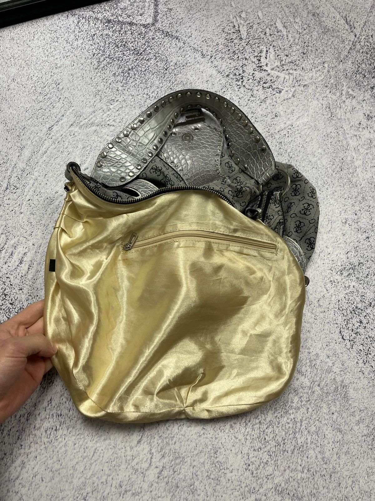 Guess Vintage Guess Monogram Y2K Shoulder Bag Hype Streetwear Size ONE SIZE - 16 Thumbnail