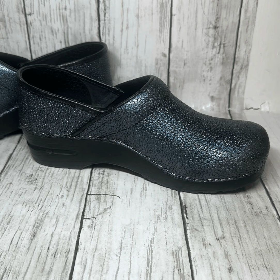Vintage Sanita Women's Original Professional Blue Pebble Clog EU38 US 7.5 Leather Slip-On Mule Black Blue Pebble 90s? Size ONE SIZE - 5 Thumbnail